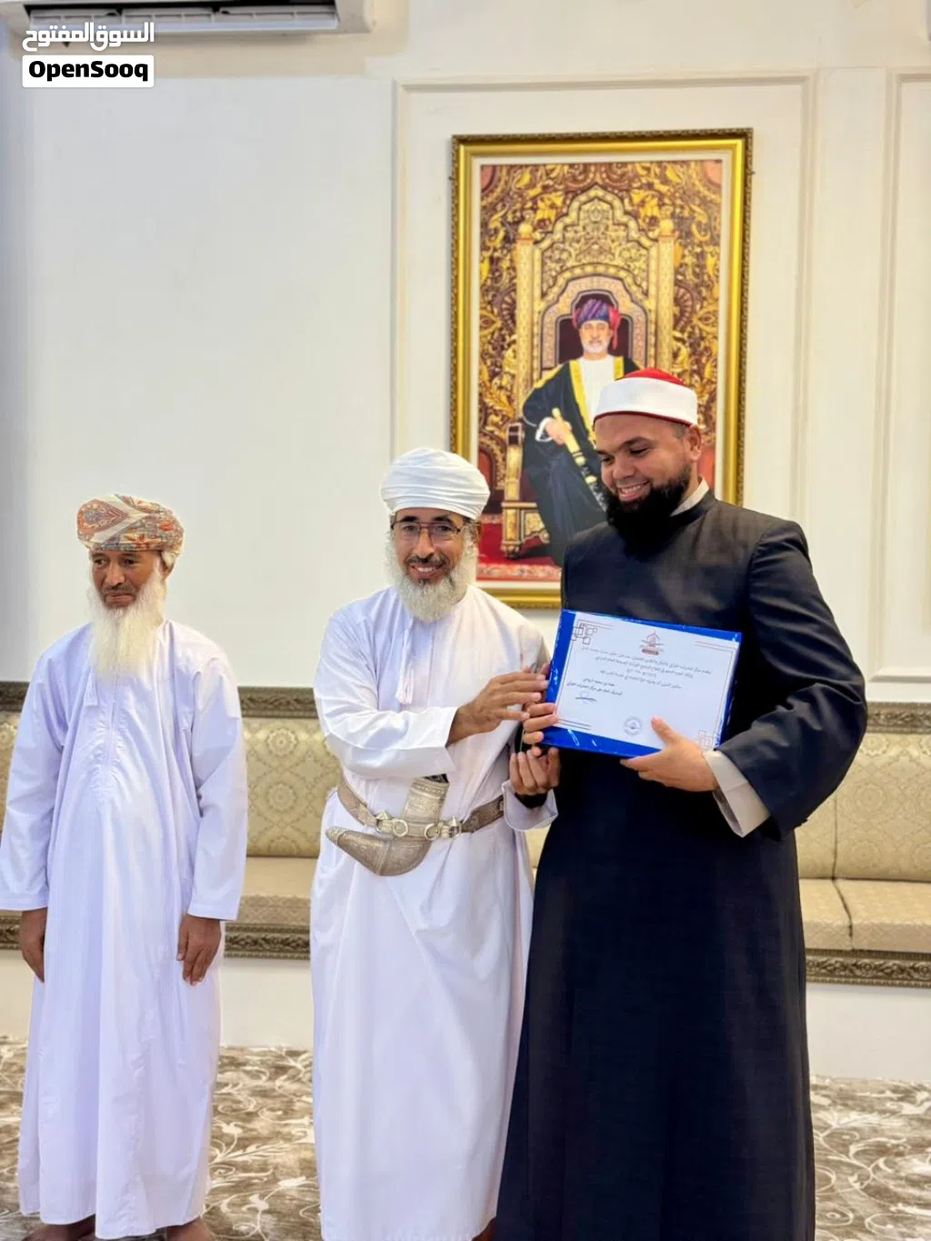محفظ القرآن الكريم ومعلم التجويد حضوري وعن بعد