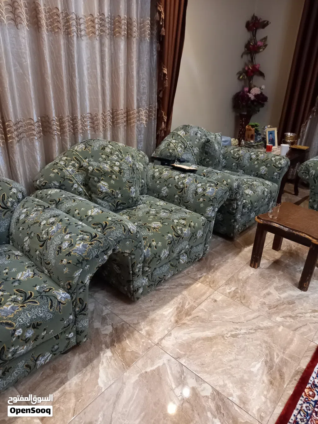 طقم كنب من 12 مقعد مستعمل للبيع ب 200 دينار