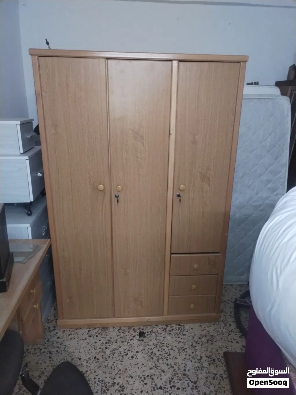 خزانه ومكتب