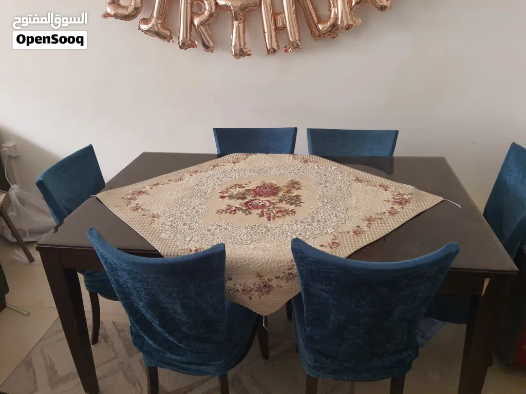 طاولة طعام