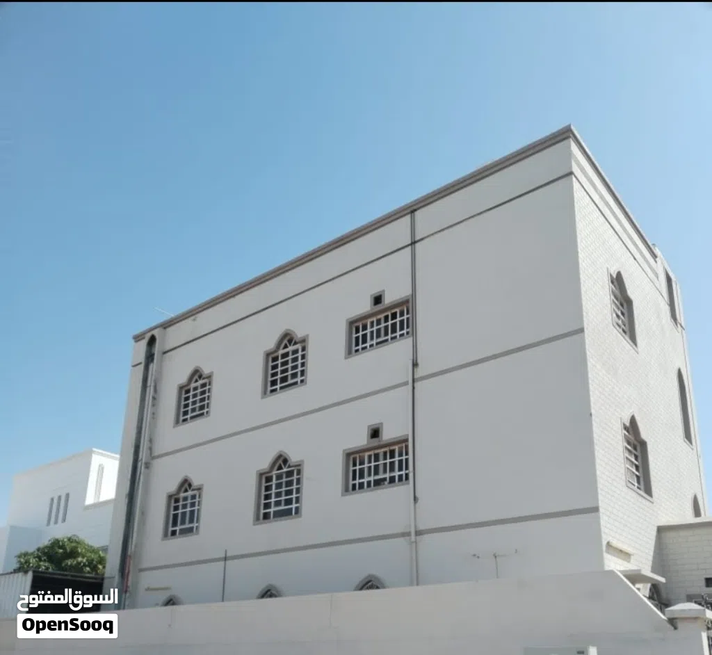 للبيع شقه ارضيه