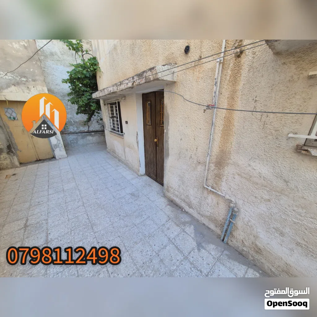 شقة لعرسان شبه ارضي مدخل مستقل مع ساحات على الداير 2 مدخلين مشمسة مع احواض زريعة في القصور