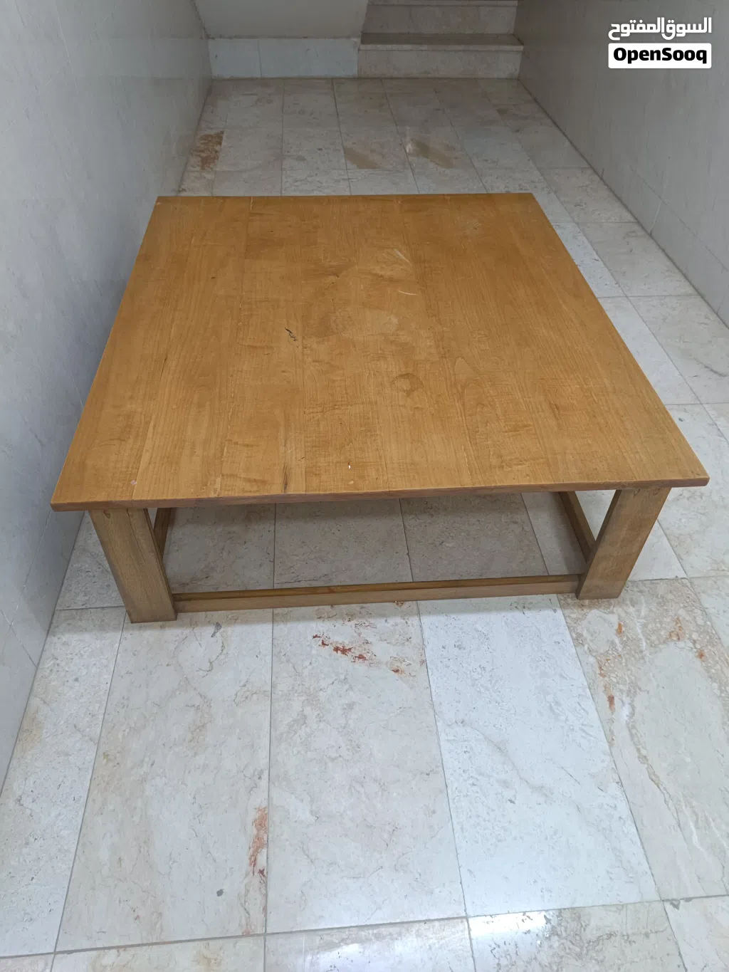 Good Condition Wood Tabel