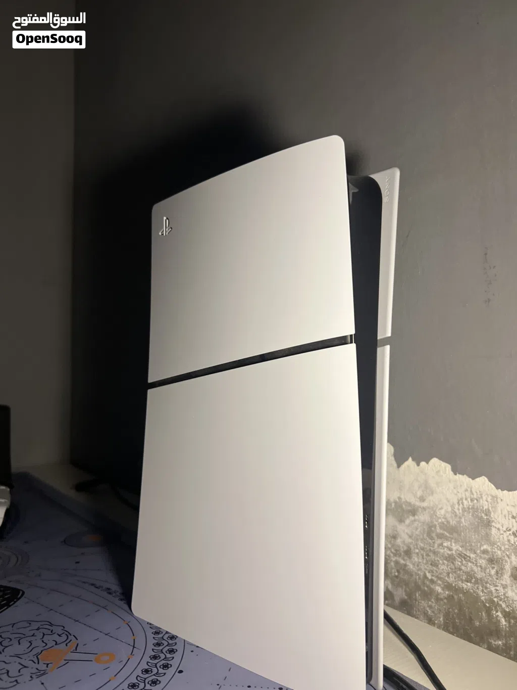 (1TB)Ps5 بحالة الوكالة مع الكرتونة بسعر ( مع سماعه كلاود 3 اسود وبالكرتونه ) مغري. مع الكرتون