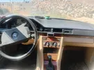 مرسيدس بنز الفئة-E E 200 1990