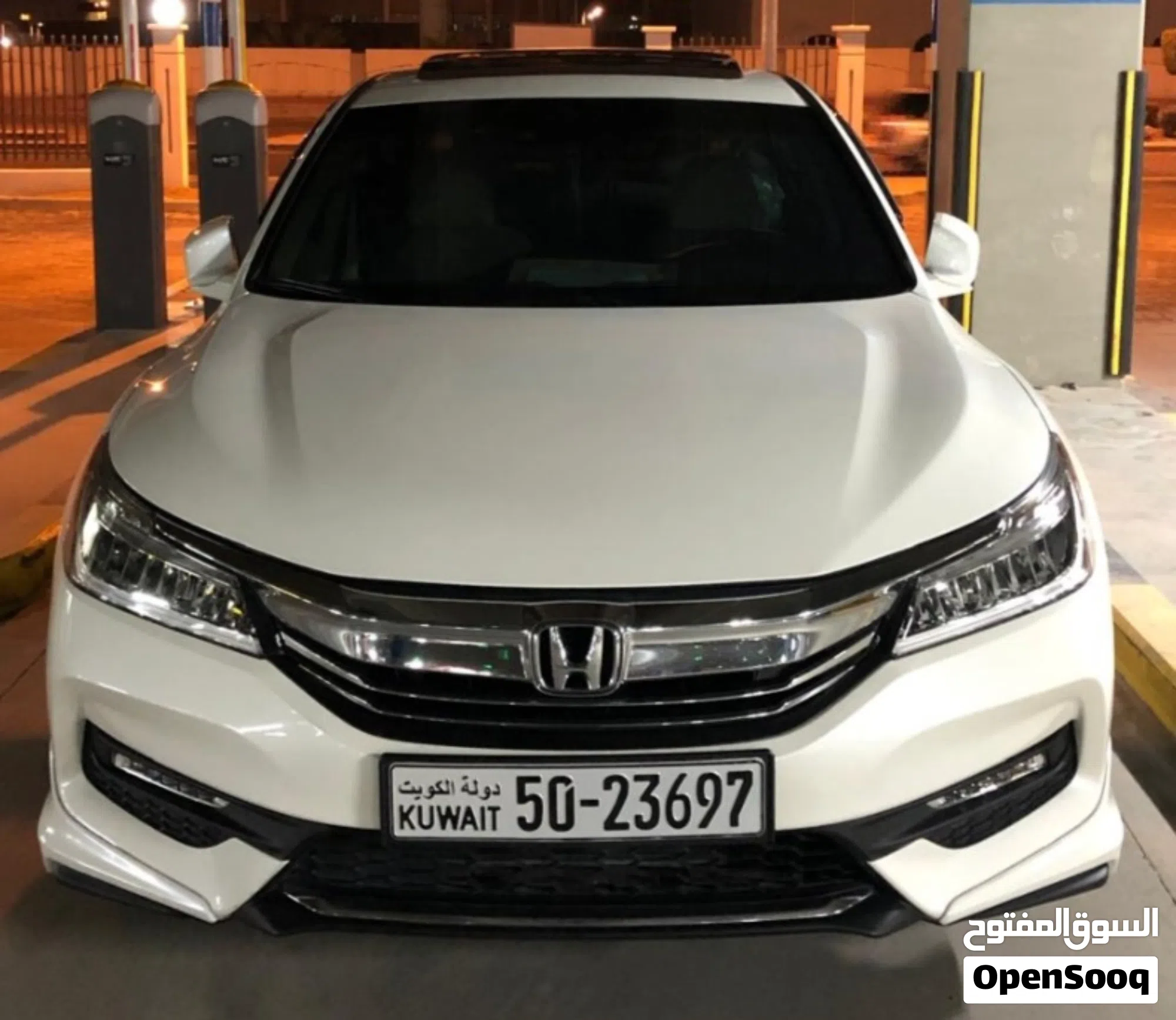 هوندا اكورد EX-L V6 للبيع في الكويت - image 1