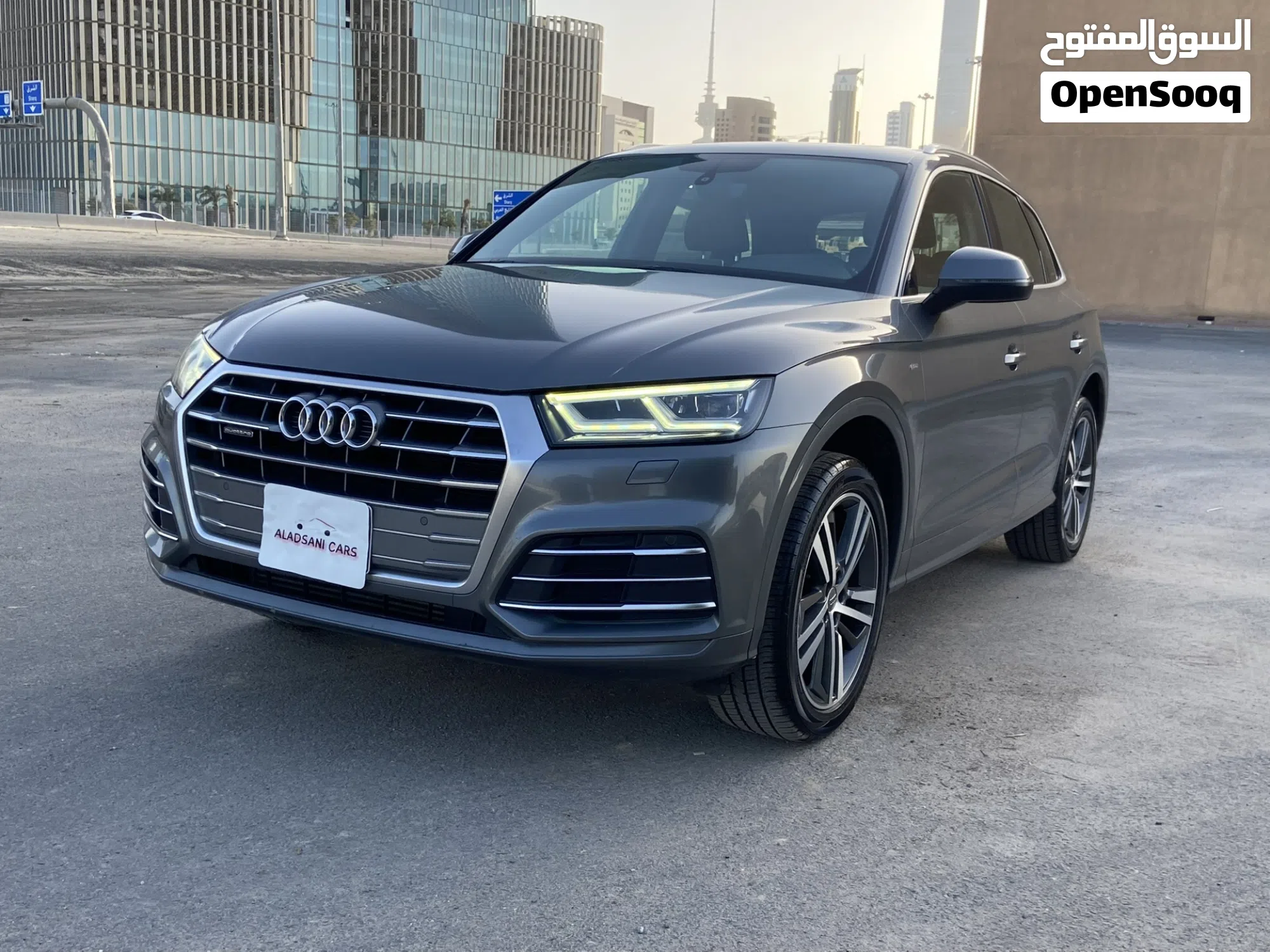 2020 أودي Q5 Q5 سبورت باك - SUV أنيقة للبيع - image 1