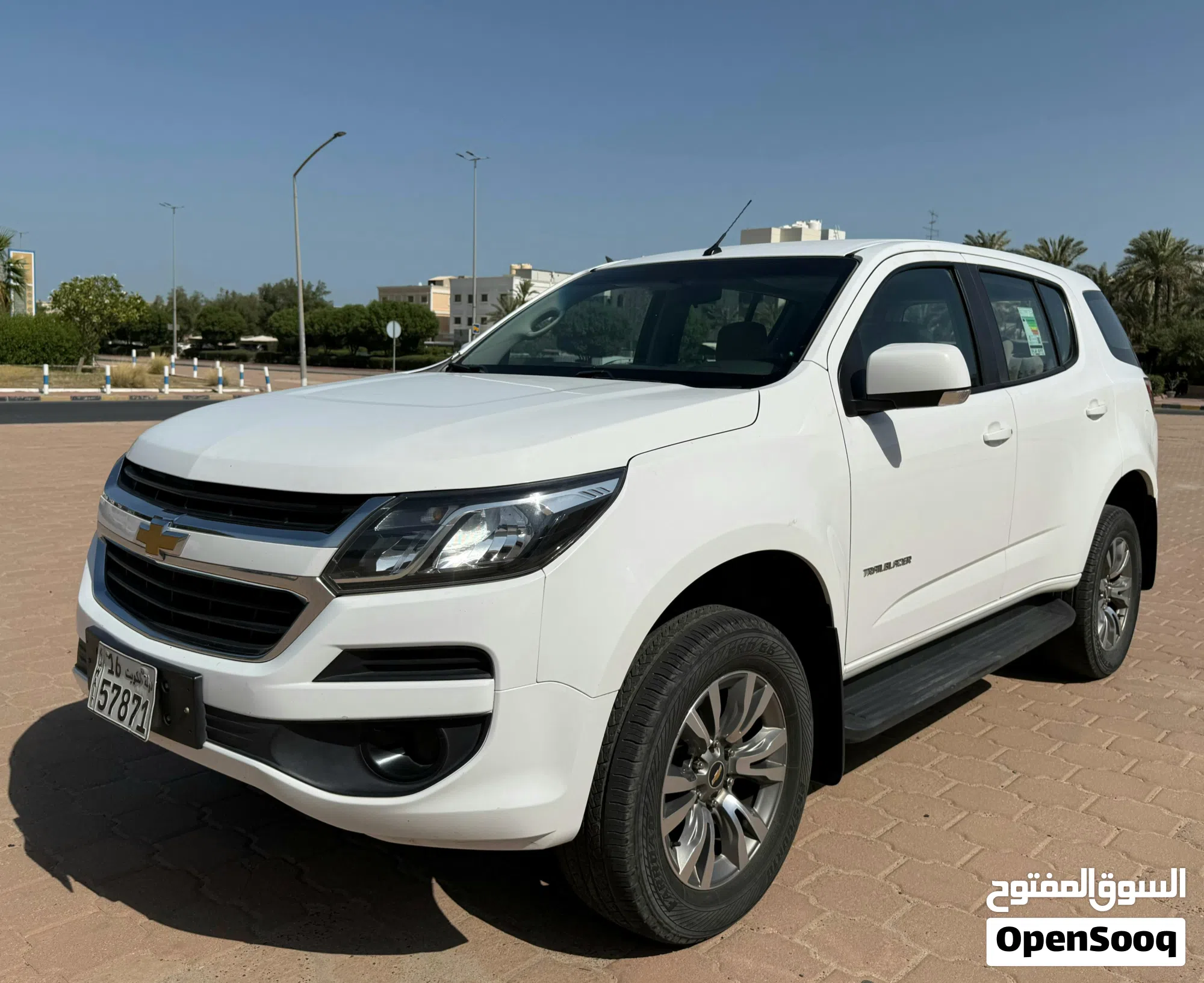 2020 شيفروليه تريل بليزر LT - SUV واسعة وموثوقة - image 1