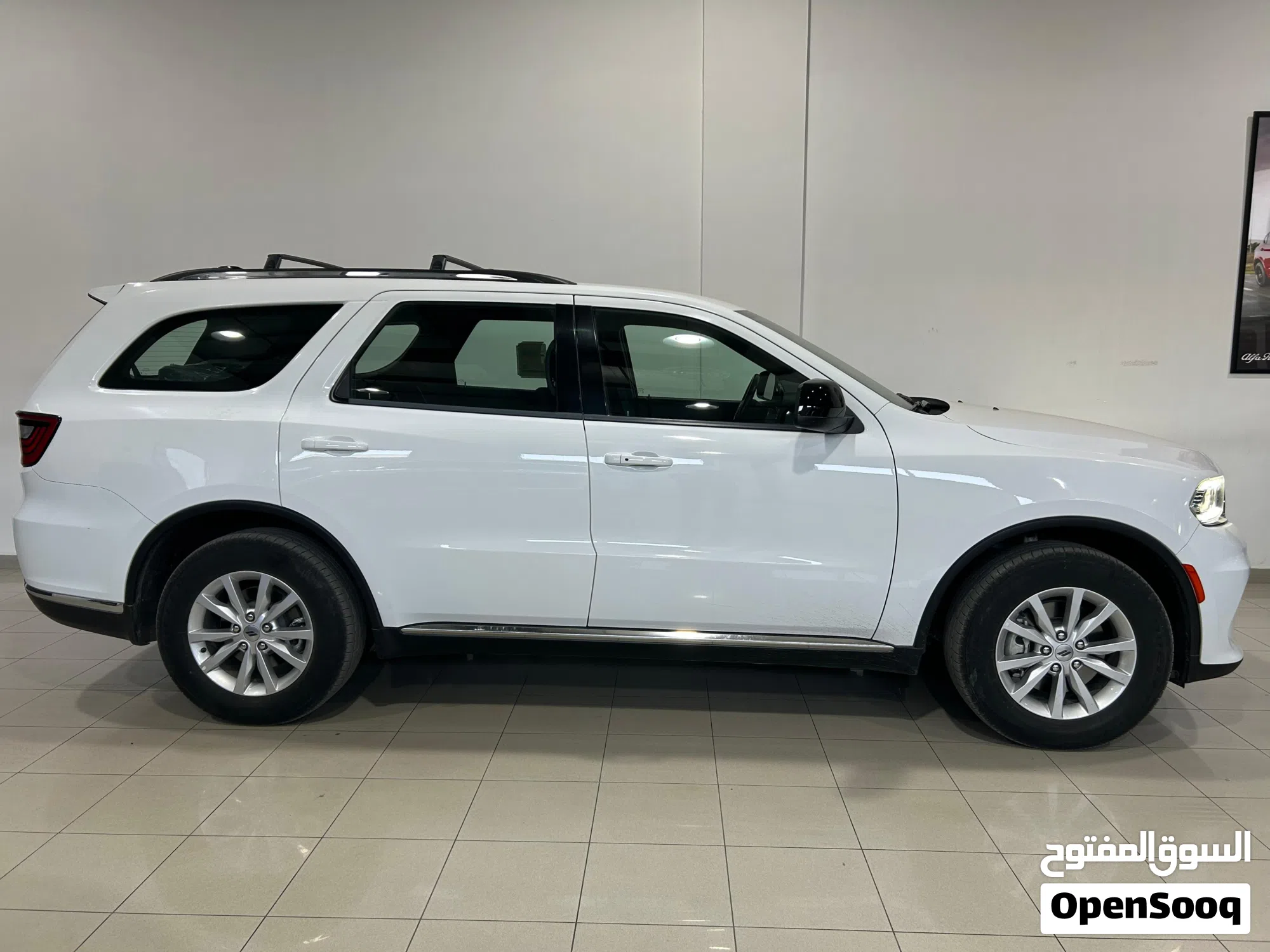 2023 دودج دورانجو SXT - SUV واسع ومتعدد الاستخدامات - image 1
