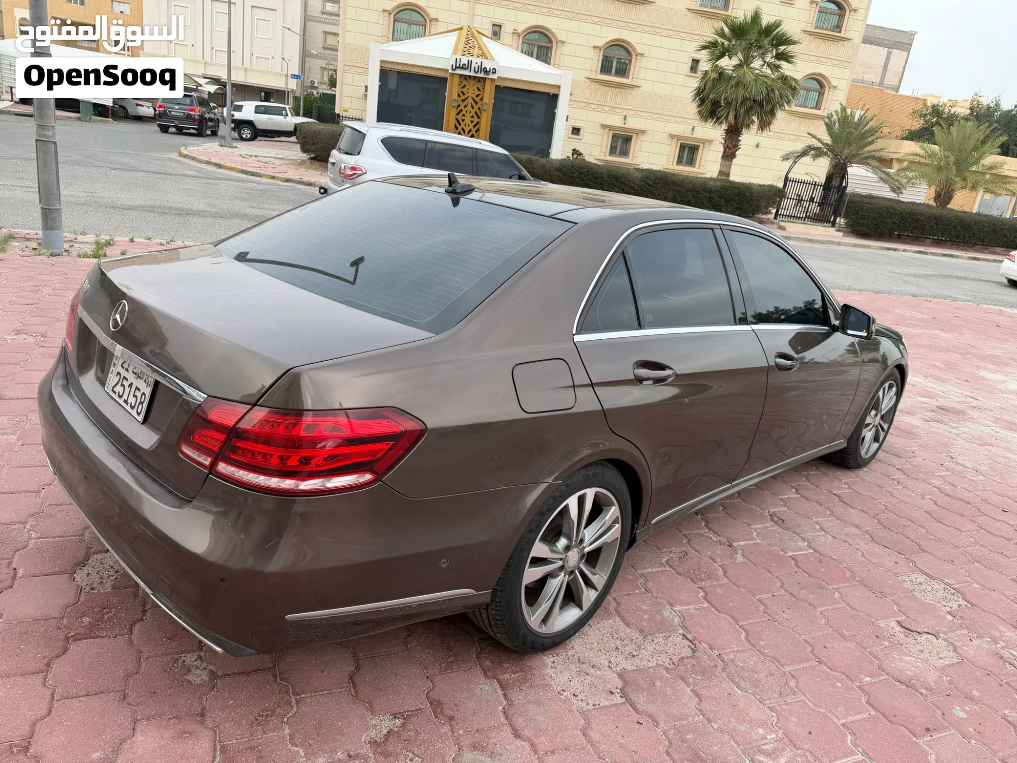 مرسيدس بنز 2014 الفئة E 300 بحالة ممتازة - image 1