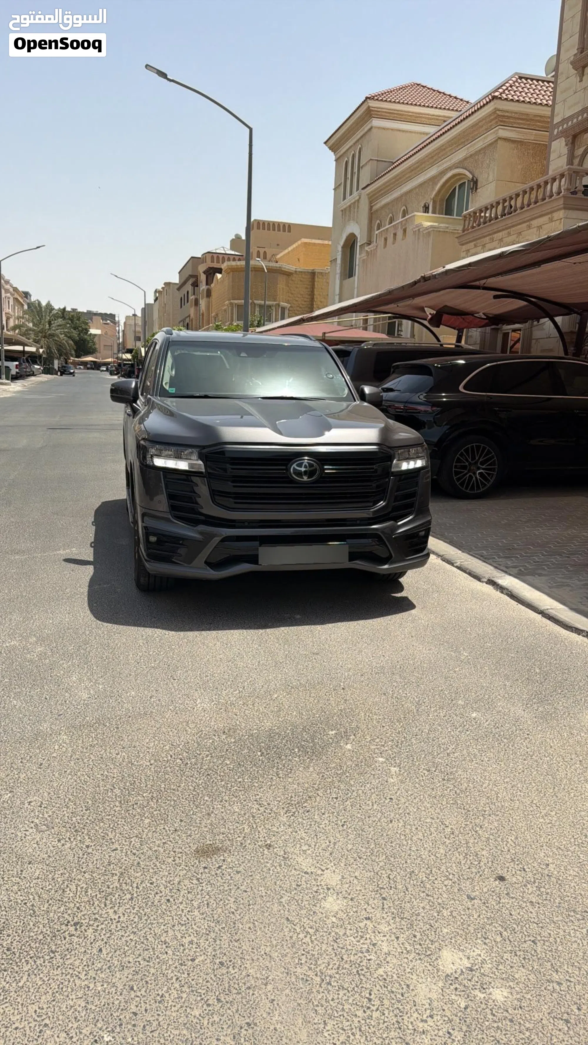 2022 تويوتا لاند كروزر GXR – SUV استثنائية في الكويت - image 1