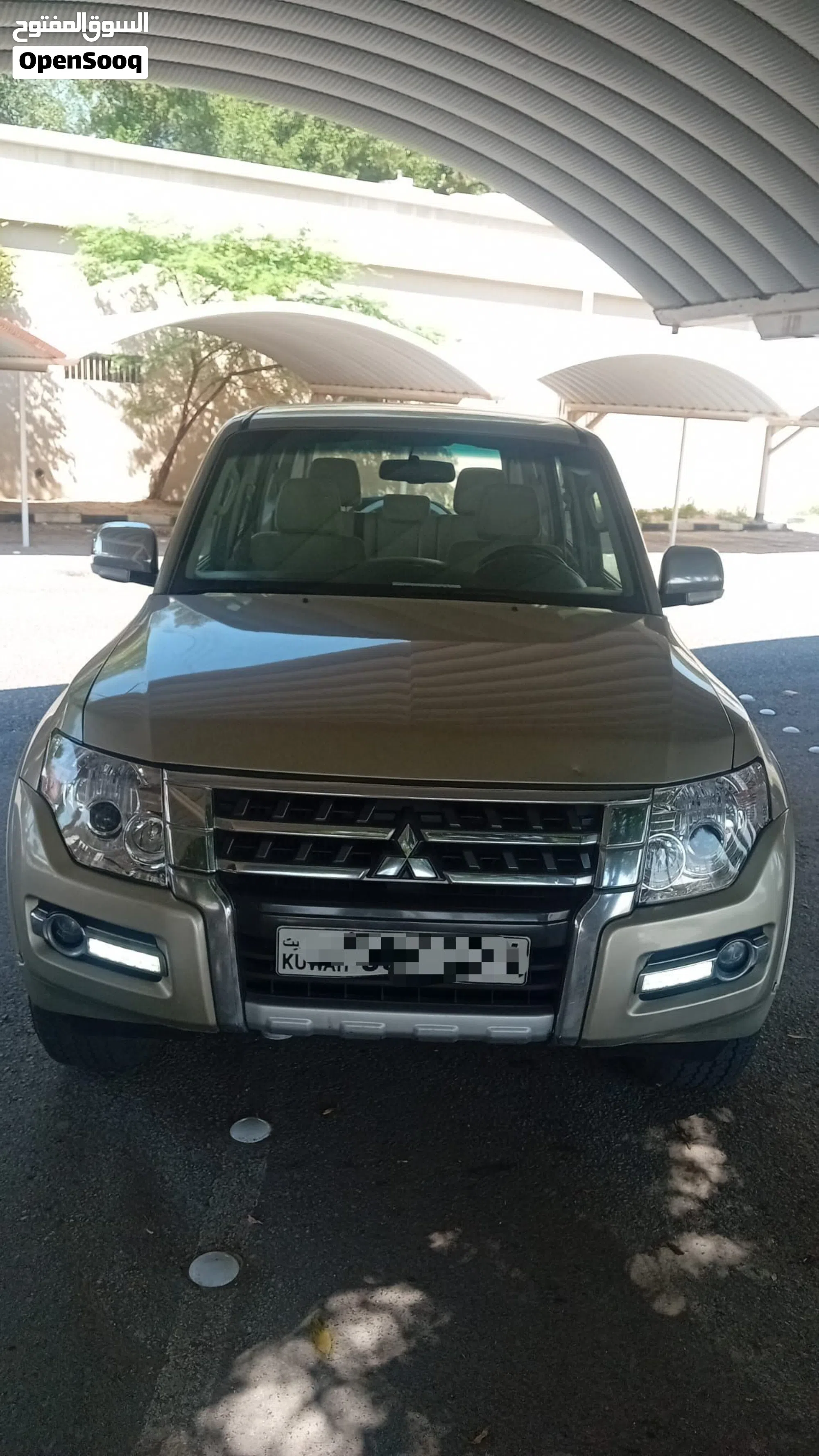 2017 ميتسوبيشي باجيرو GLS - SUV عائلية موثوقة - image 1