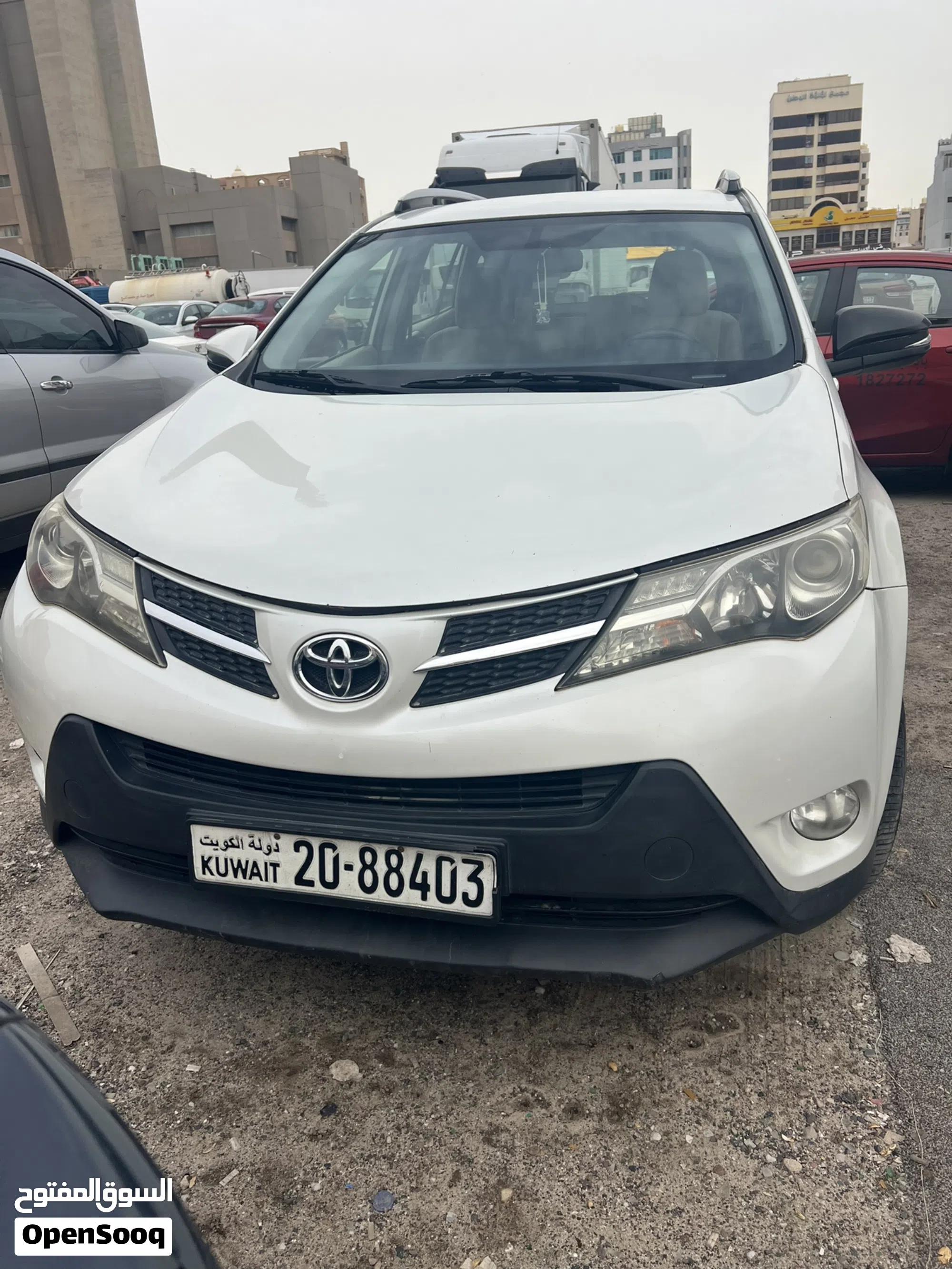 2013 تويوتا راف 4 بلاتينيوم - حالة ممتازة - image 1
