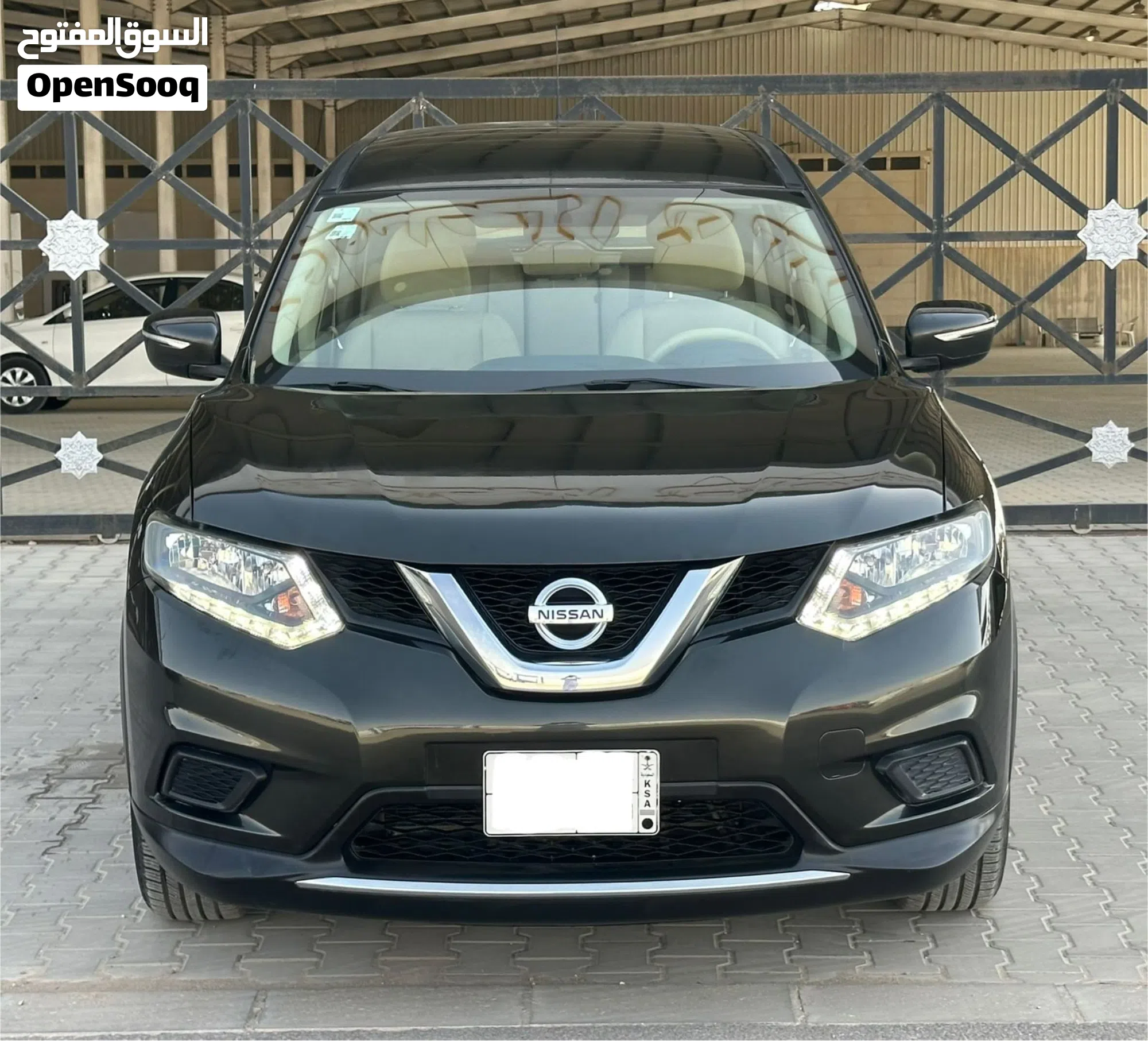 2015 نيسان X-Trail Standard بحالة ممتازة - image 1