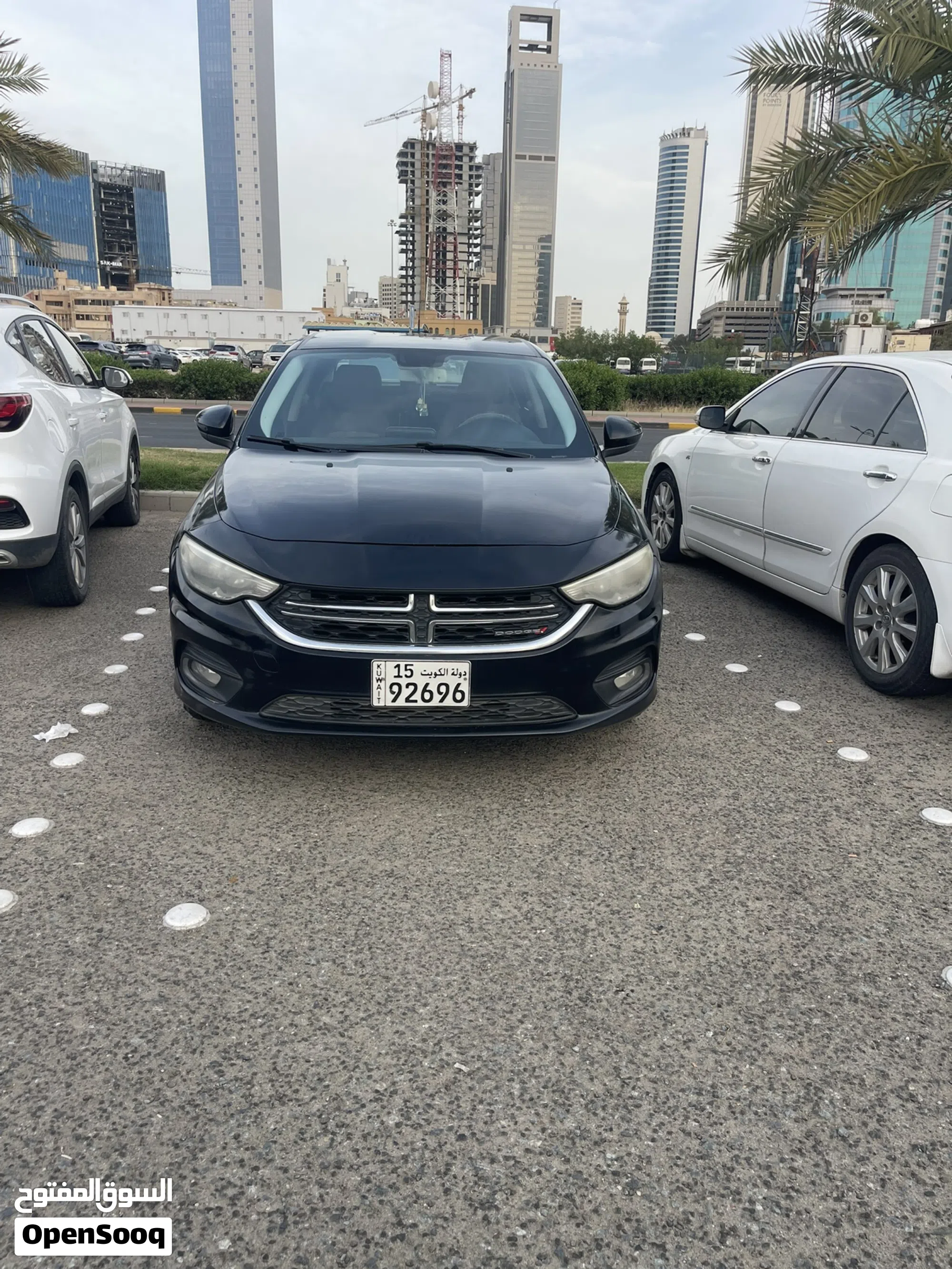 2017 دودج نيون SE - سيدان سوداء موثوقة للبيع - image 1