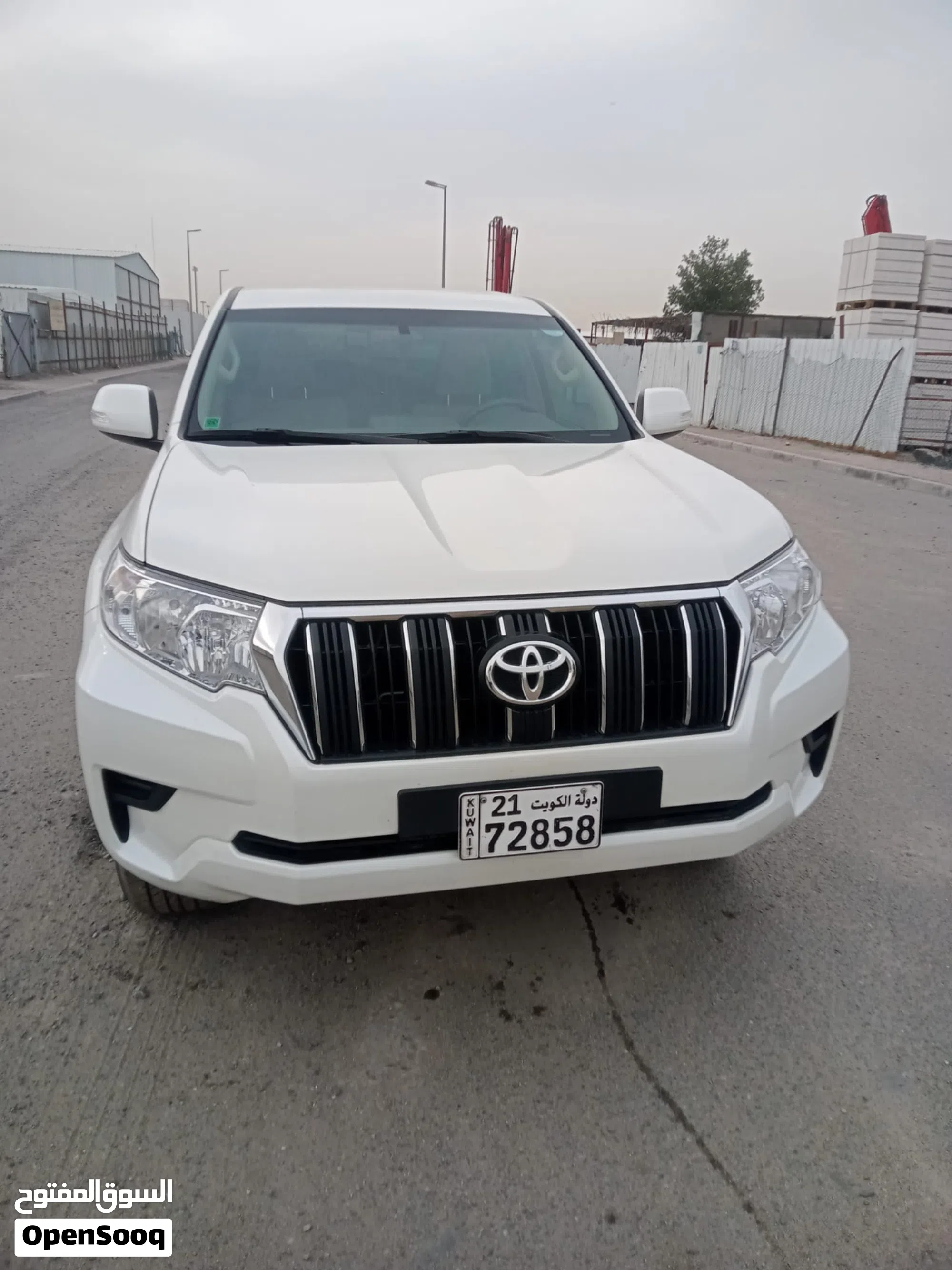 تويوتا برادو 2023 TXL - SUV فسيح مع ميزات رائعة - image 1