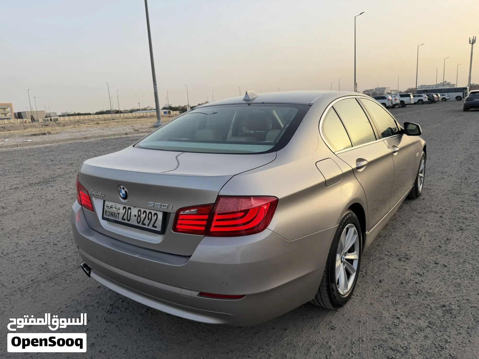 2012 بي ام دبليو الفئة 5 520 - حالة ممتازة - image 1