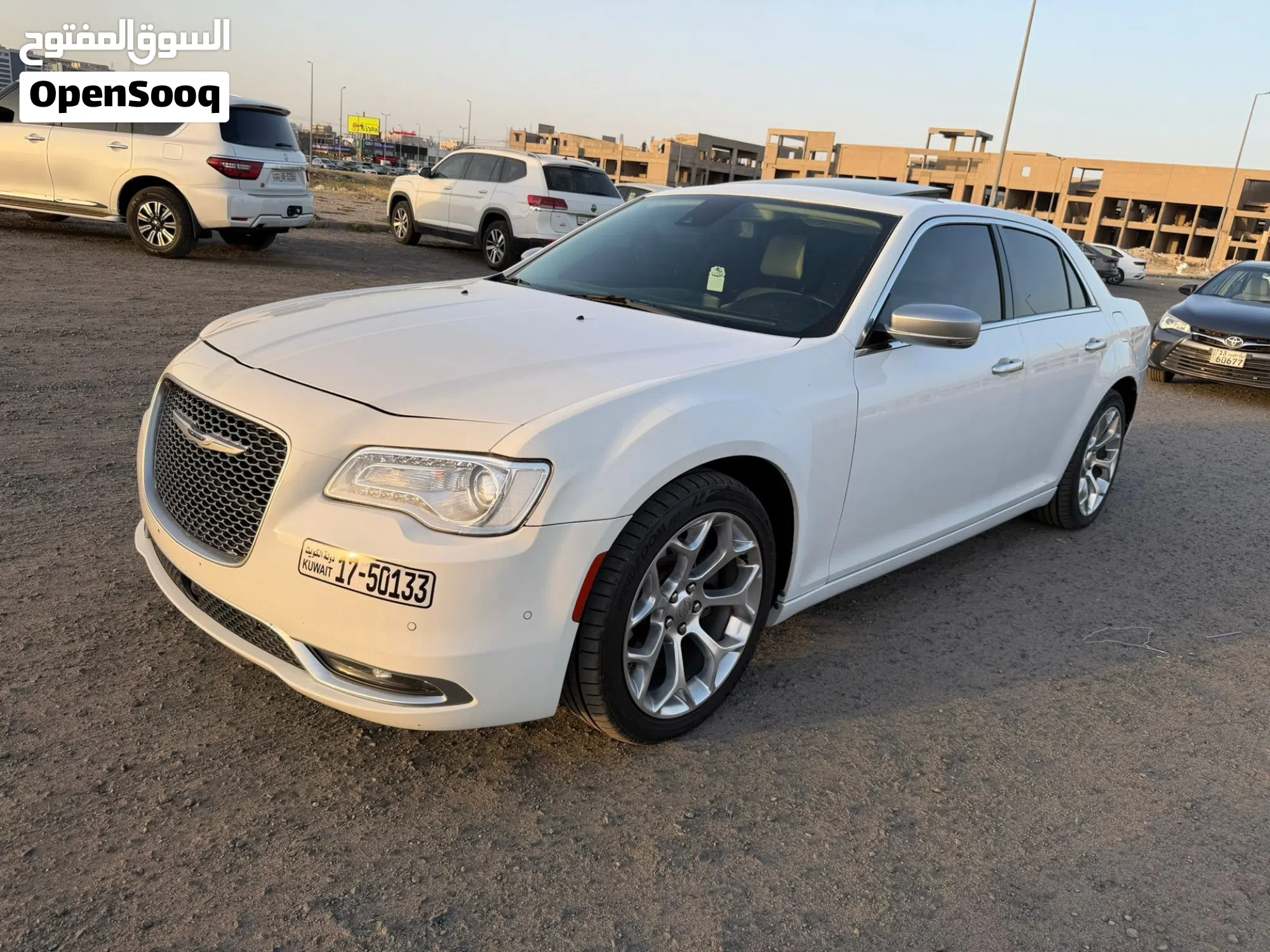 كرايسلر 2019 300 300S V8 للبيع في الكويت - image 1