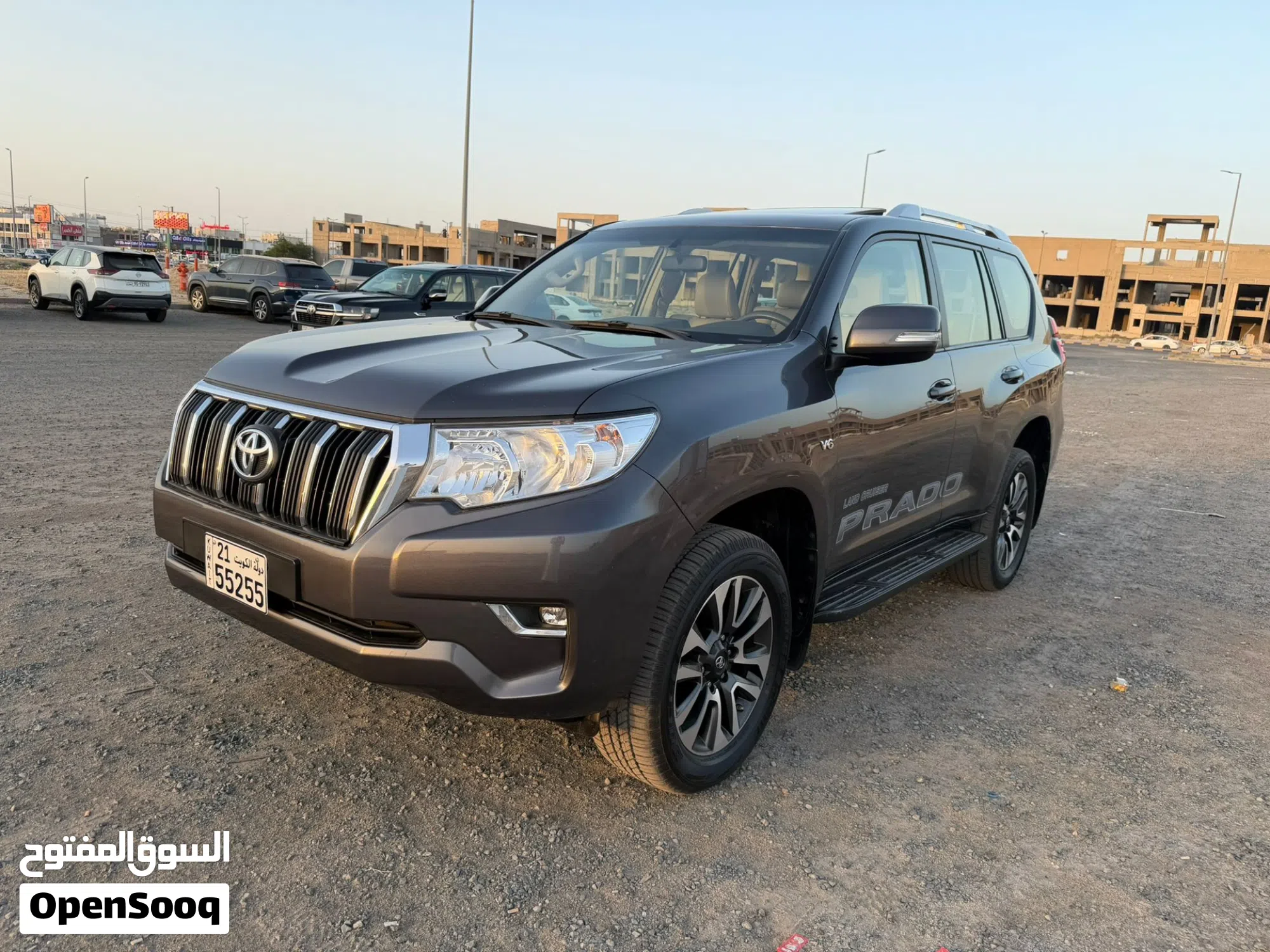 2022 تويوتا برادو TXL - SUV واسعة وموثوقة - image 1