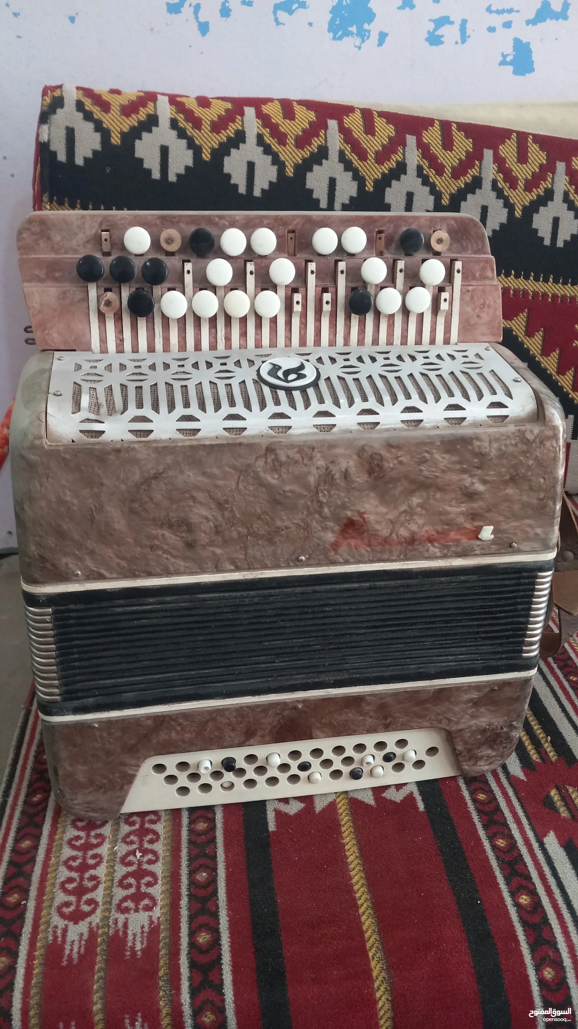 اوكورديون للبيع : الات موسيقية : صنعاء السبعين (235042654)