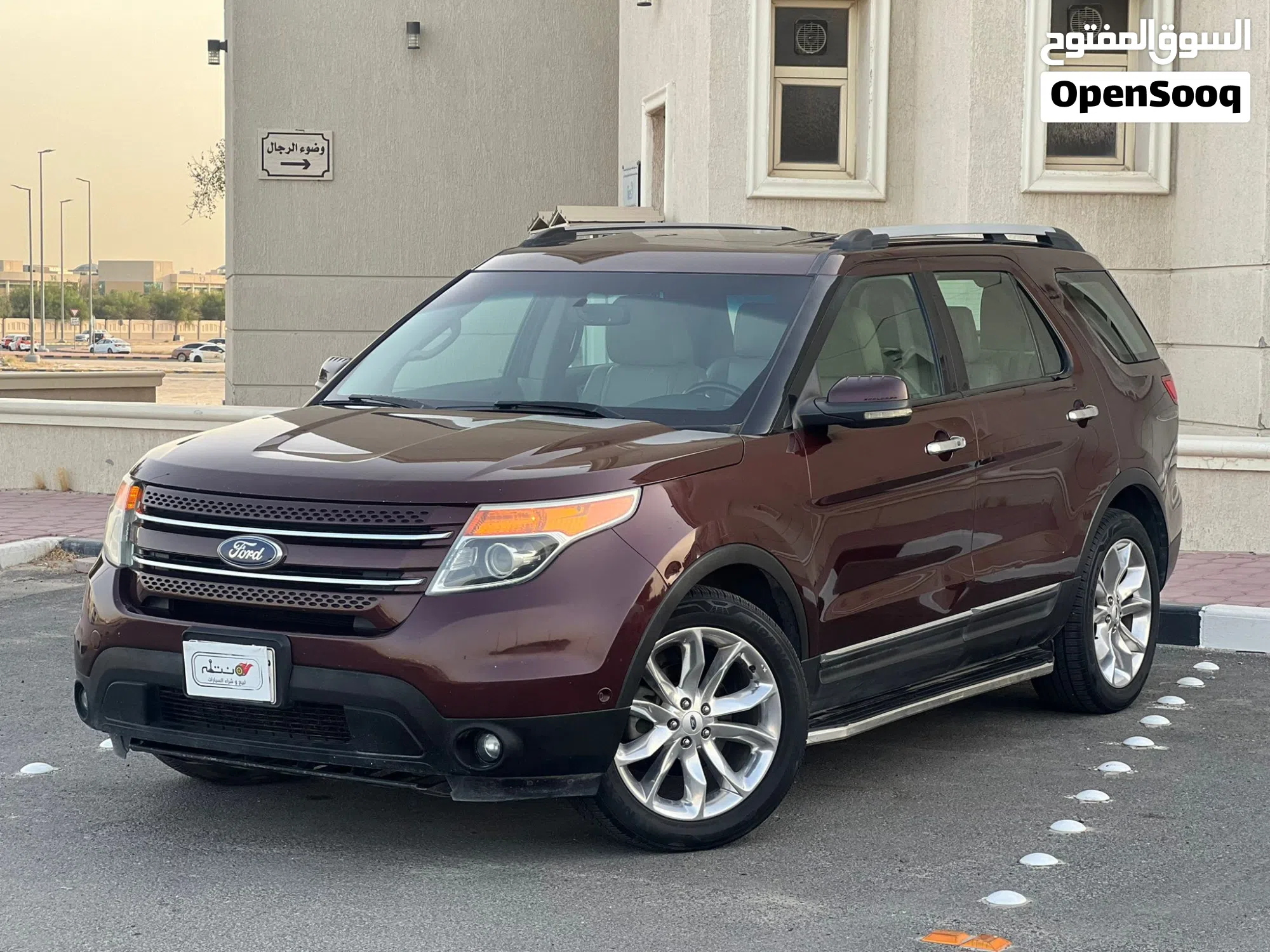 فورد اكسبلورر Limited 2012 - SUV فاخر للبيع - image 1