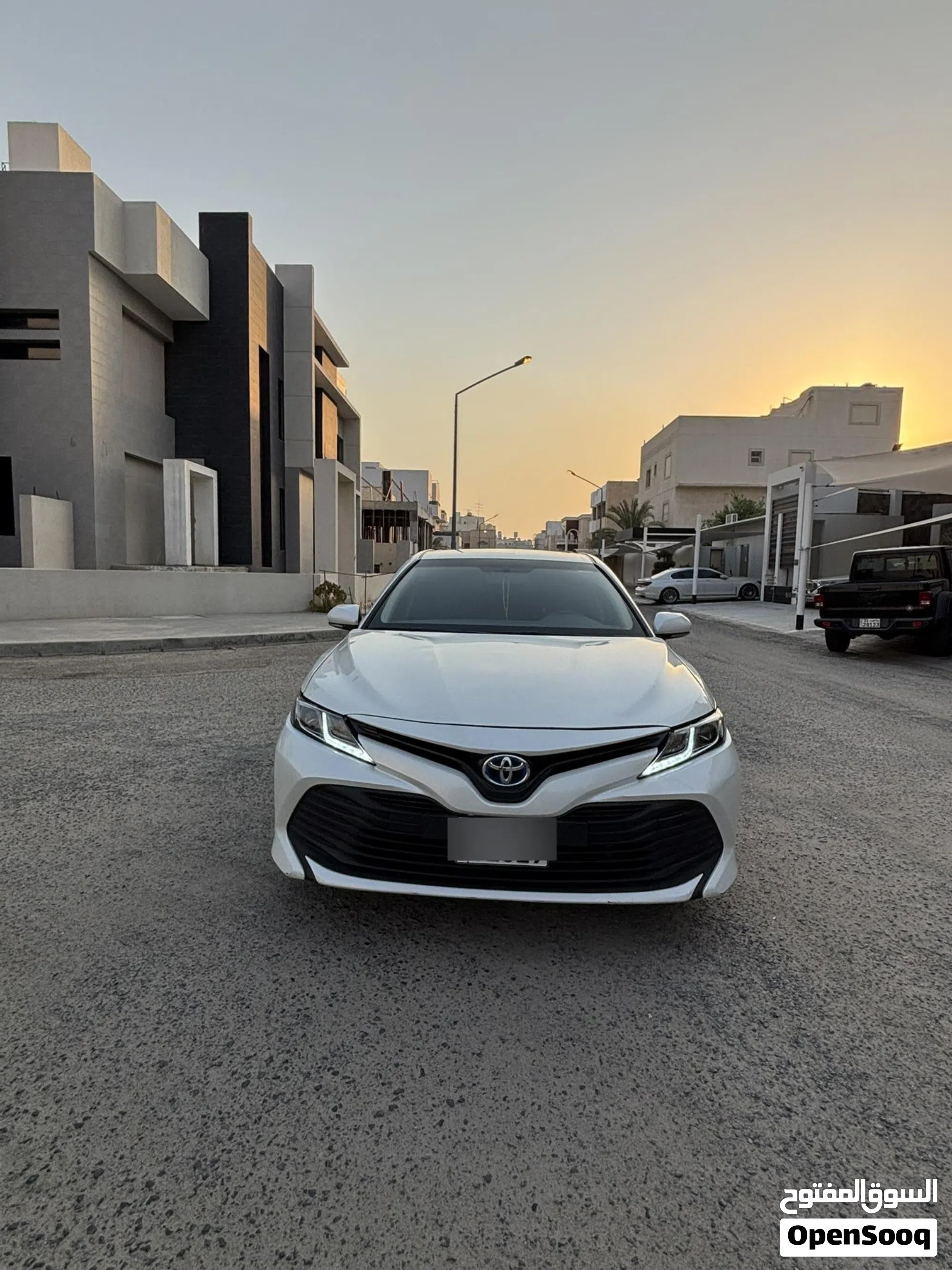 تويوتا كامري هايبرد 2020 للبيع