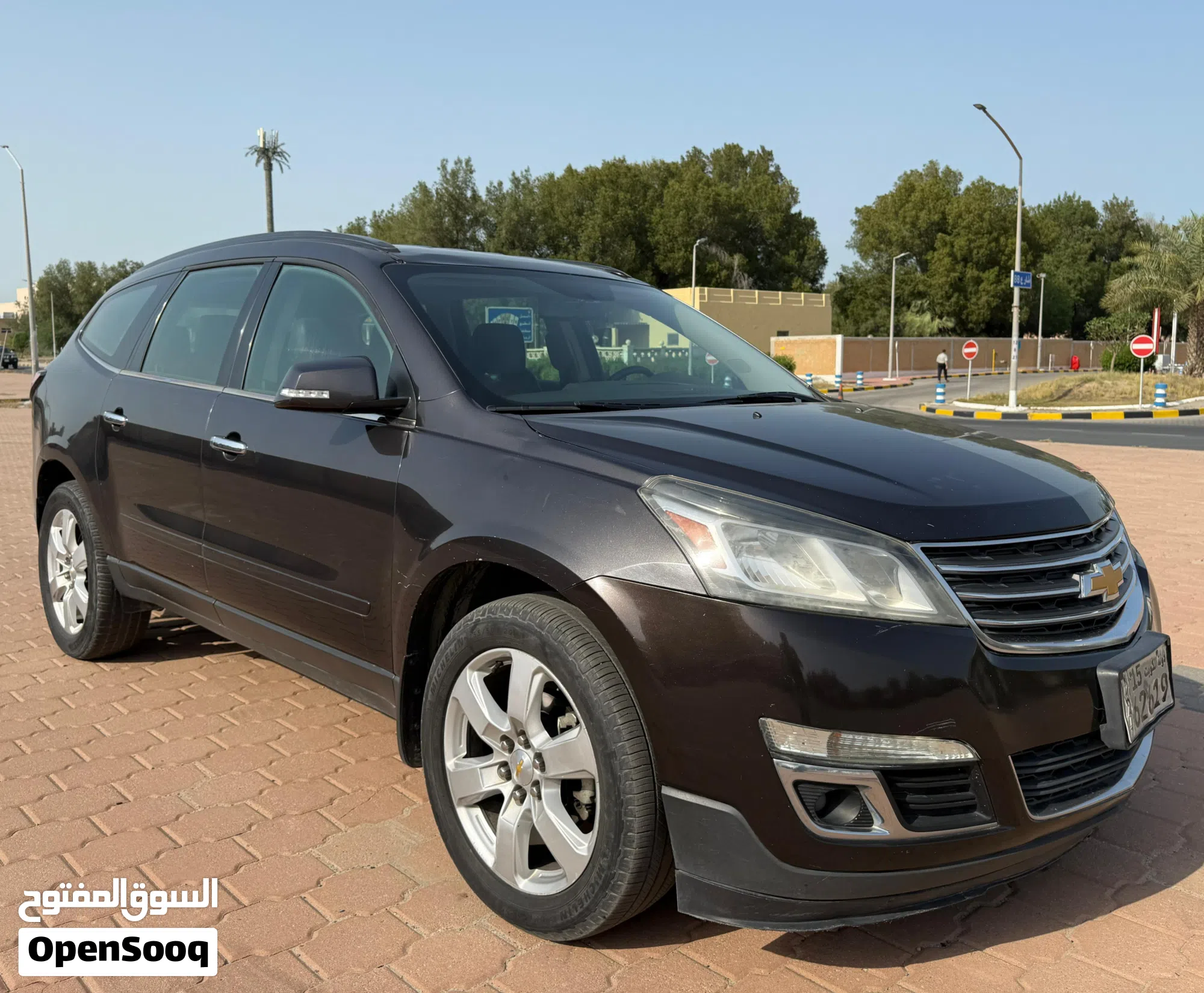 2017 شيفروليه ترافرس LT - SUV عائلية بحالة ممتازة - image 1