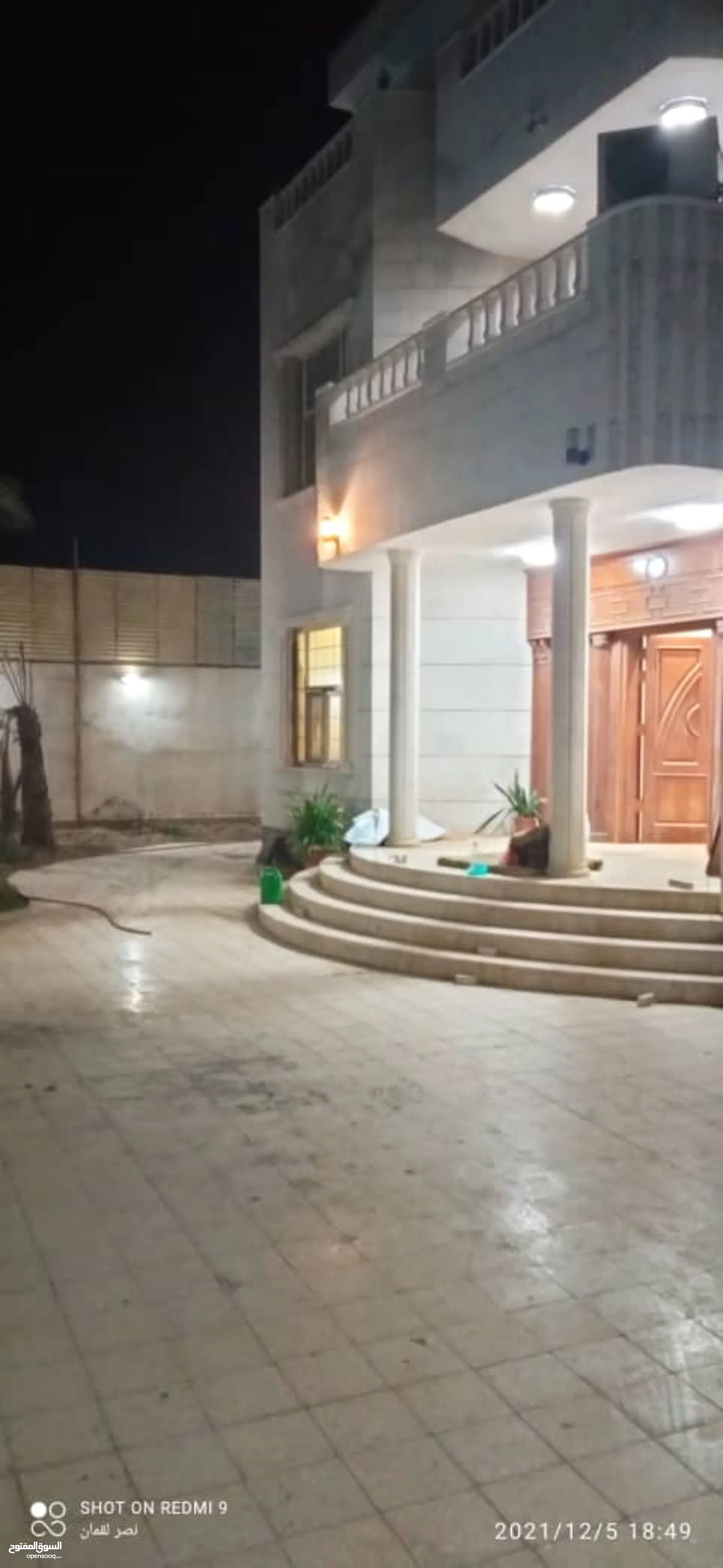 للبيع فله كبيره معا العفش في البريقه بارقى احياء البريقه في كود النمر ثلاثه دور كبير جداً قريبه لساح