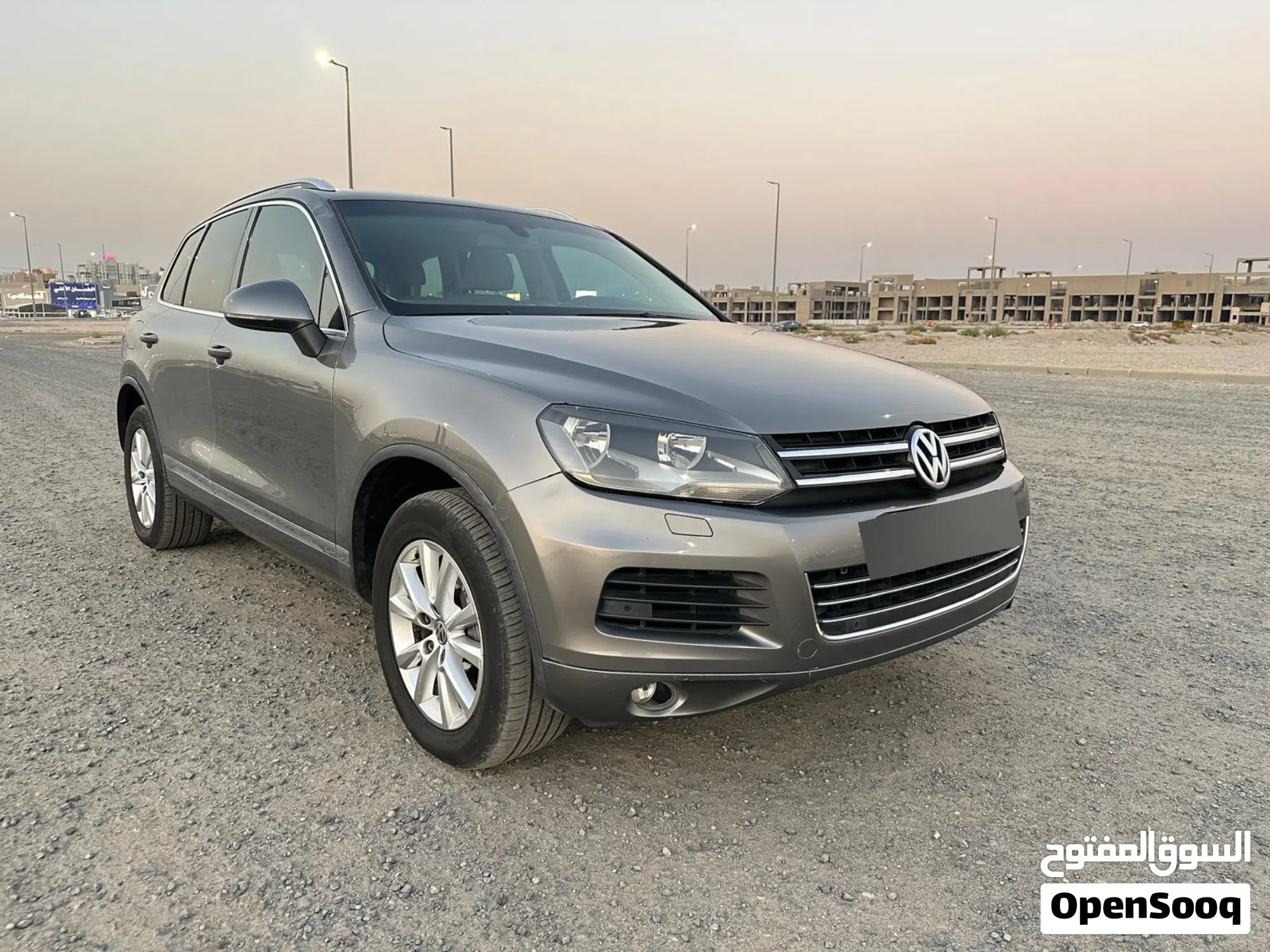 فولكسفاغن طوارق Elegance 2012 - SUV استثنائية - image 1
