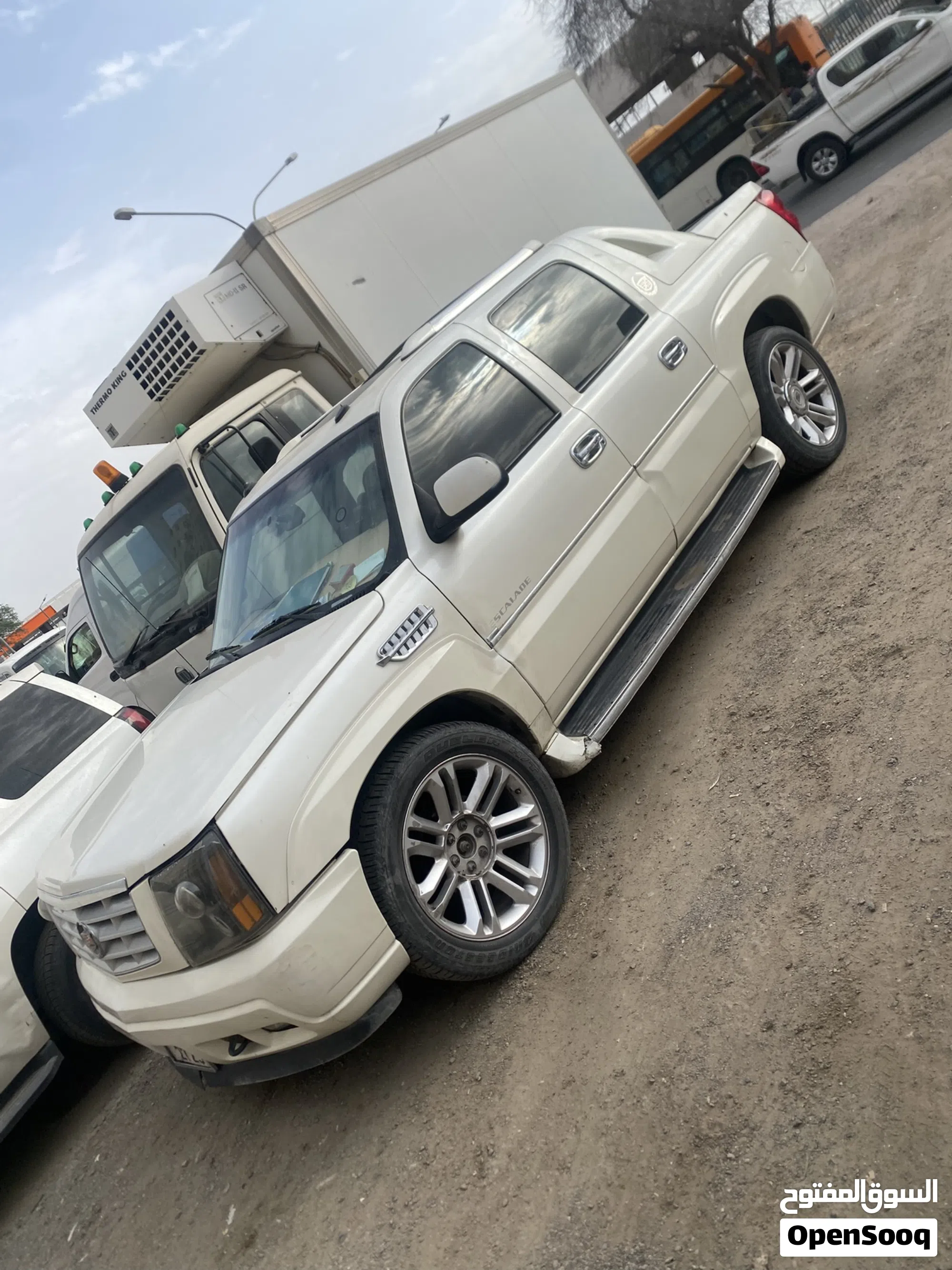 2003 كاديلاك Escalade