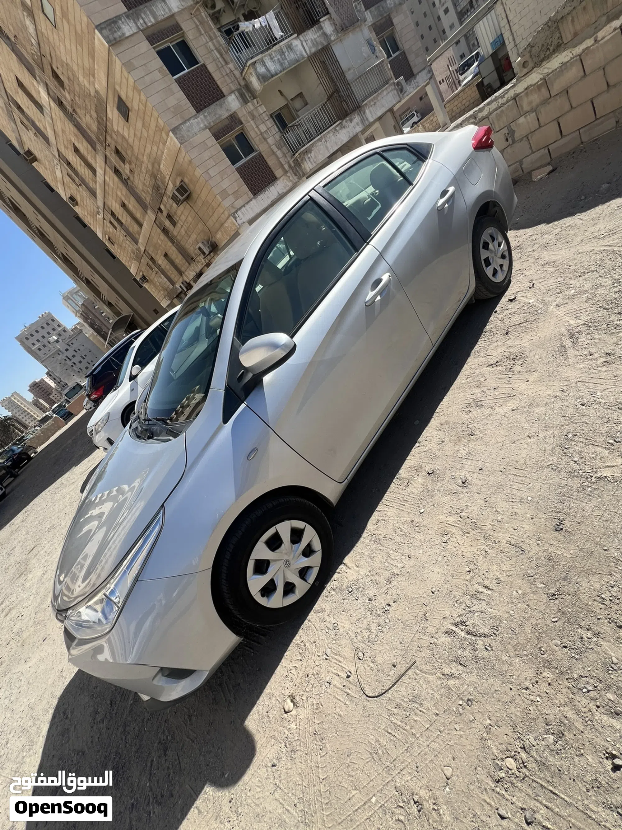 2021 تويوتا يارس Basic للبيع في الكويت - image 1
