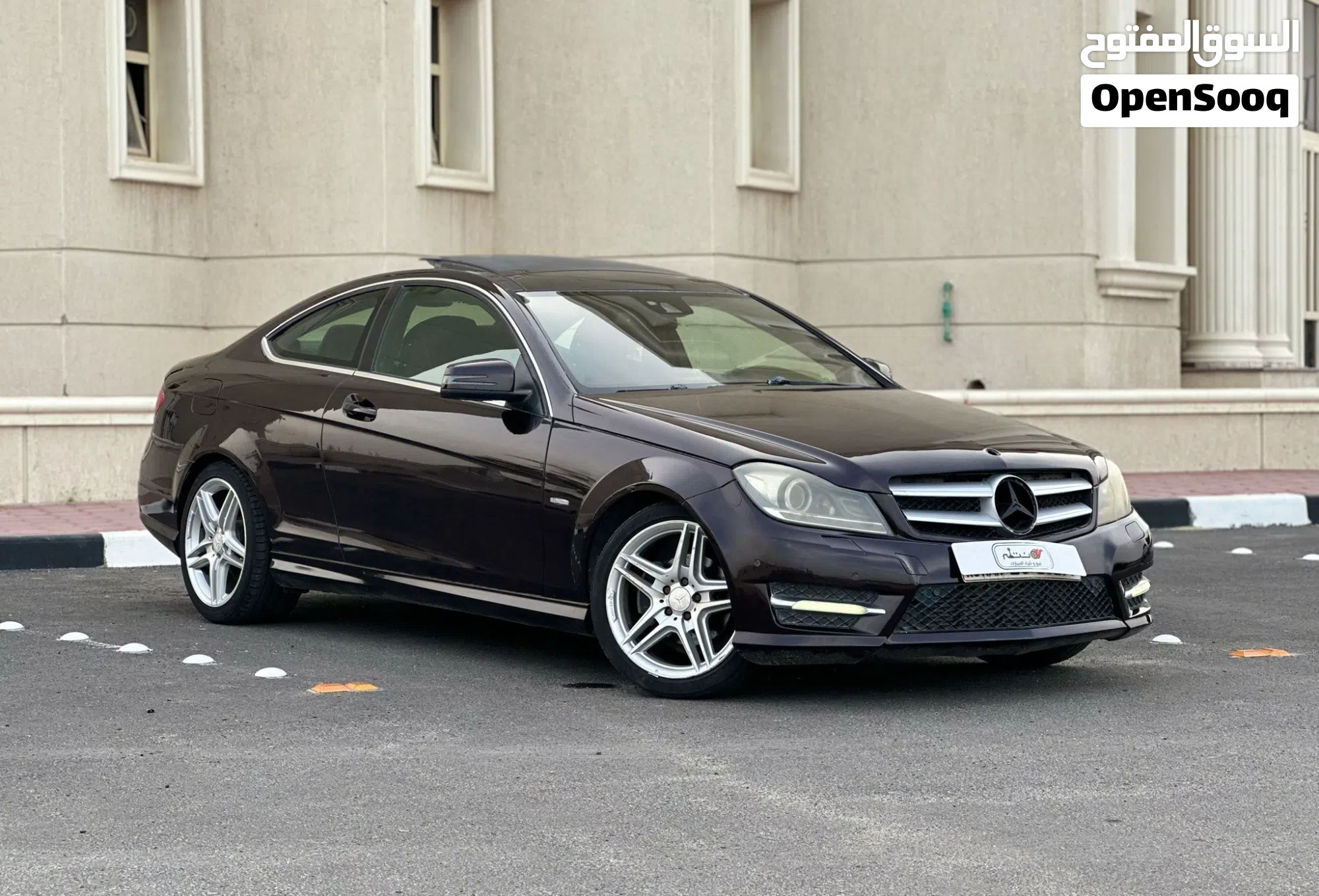 مرسيدس بنز الفئة C 250 موديل 2012 للبيع في الكويت - image 1