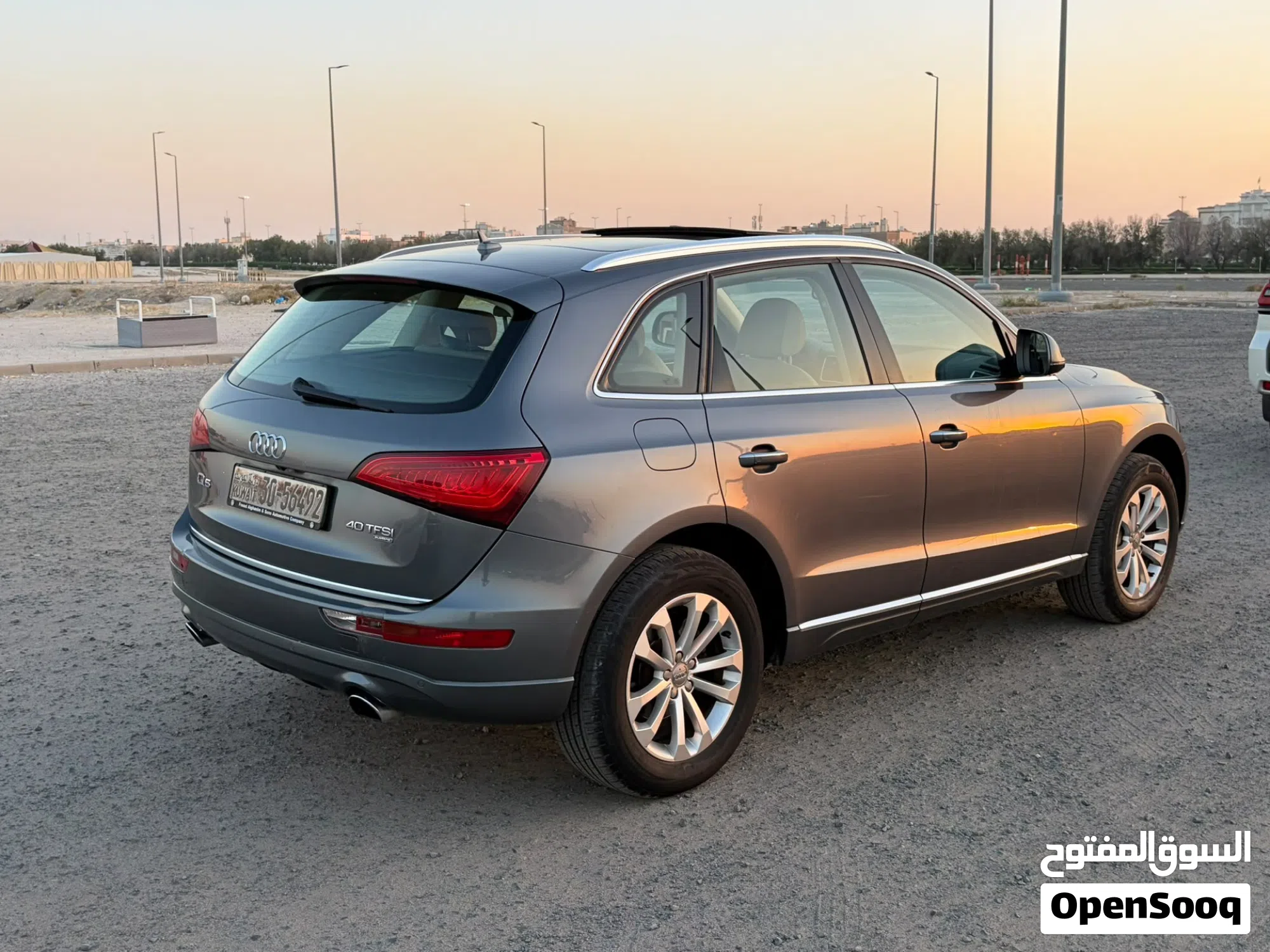 2015 أودي Q5 Q5 سبورت باك - SUV أنيقة وموثوقة - image 1