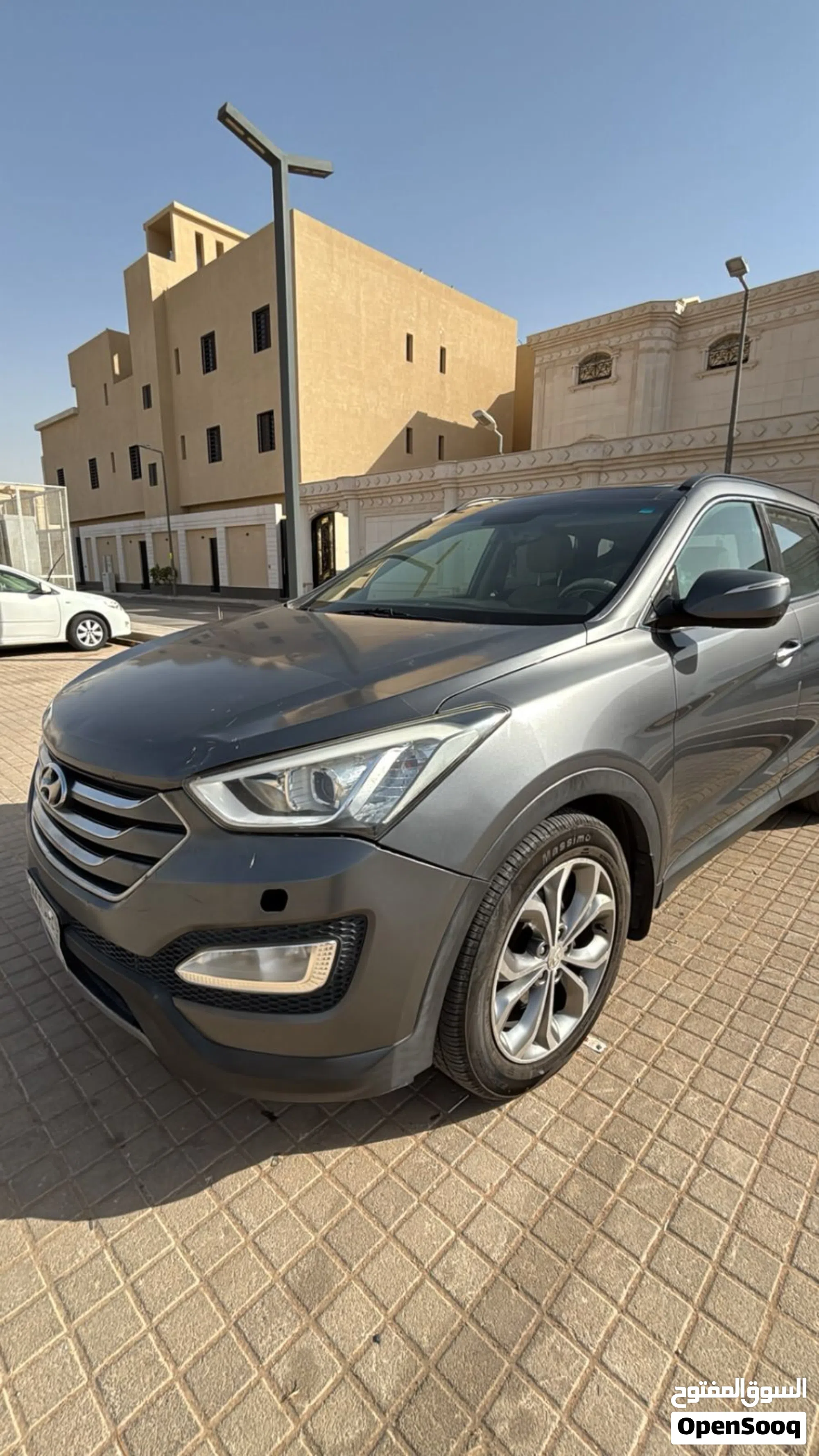 2014 هيونداي سنتافي GL - سيارة عائلية فسيحة - image 1