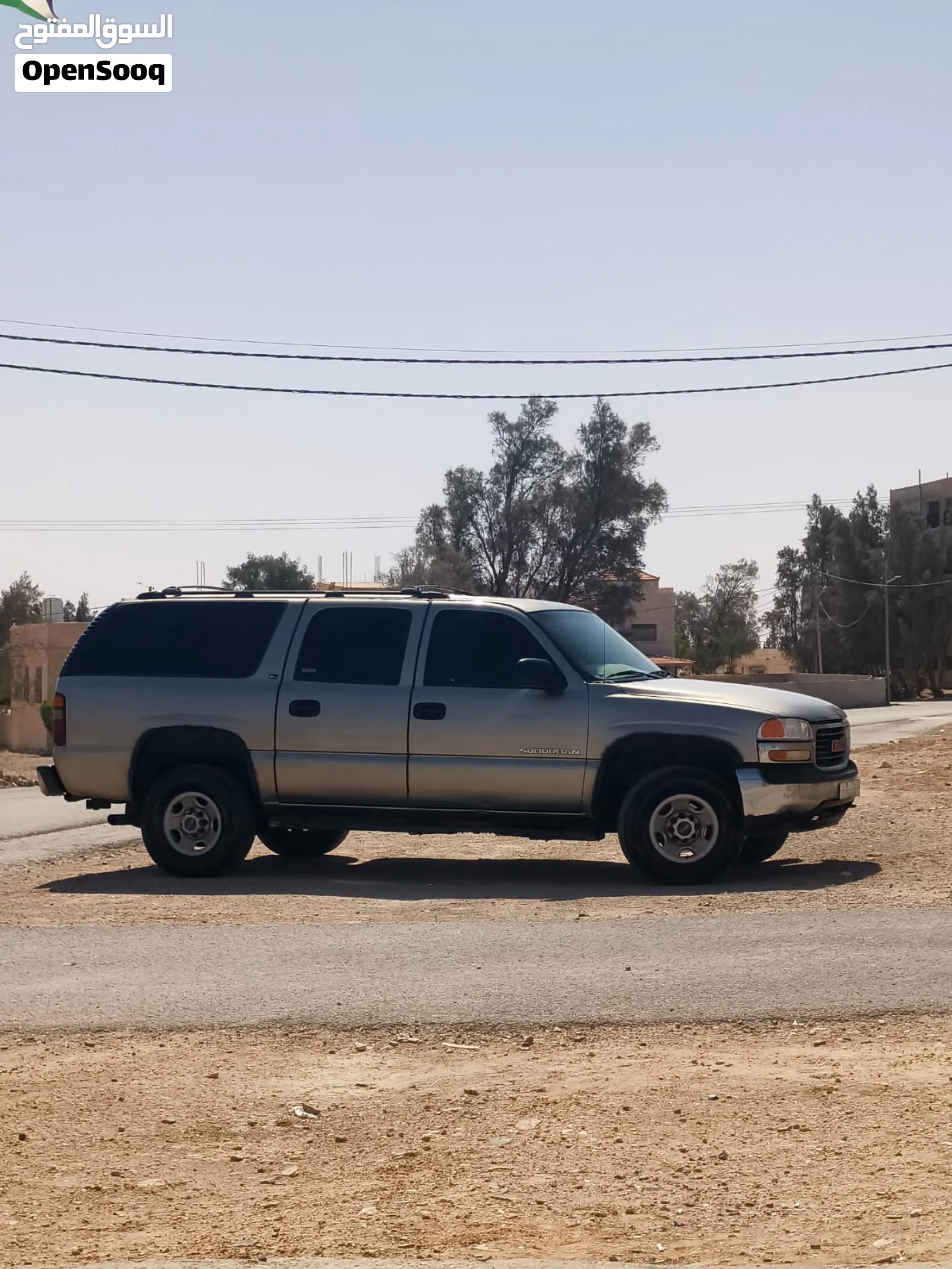 جي إم سي سوبربان 2001 - SUV واسع وموثوق - image 1
