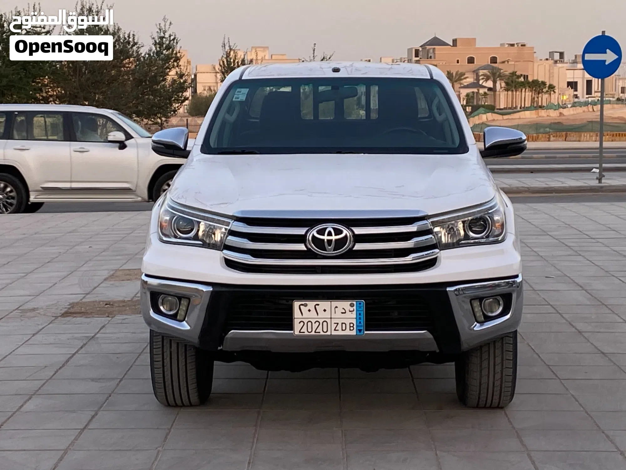 تويوتا هيلوكس SR5 2020 - شاحنة بيك أب موثوقة - image 1