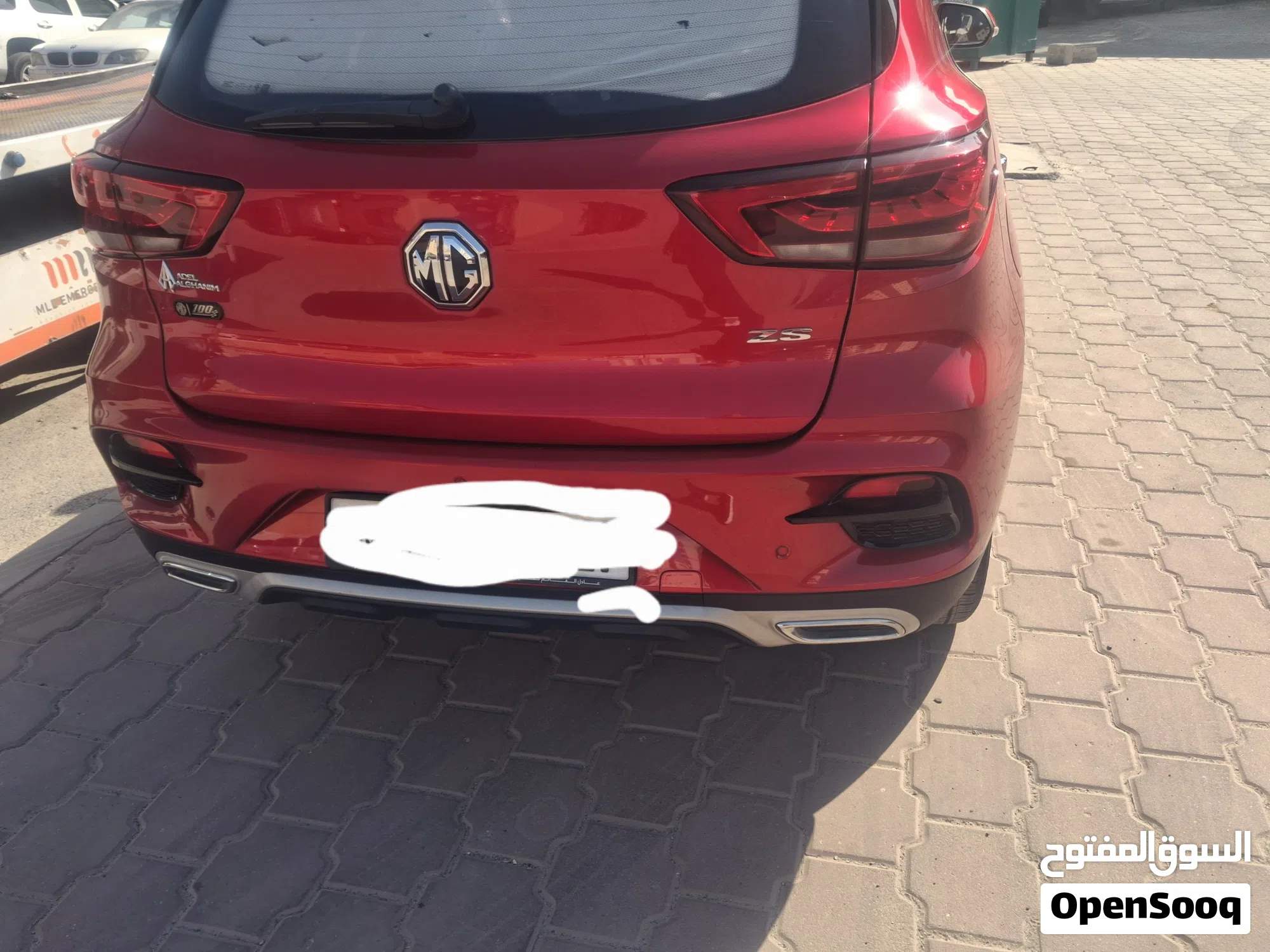 2025 ام جي ZS SUV باللون الأحمر - حالة ممتازة - image 1