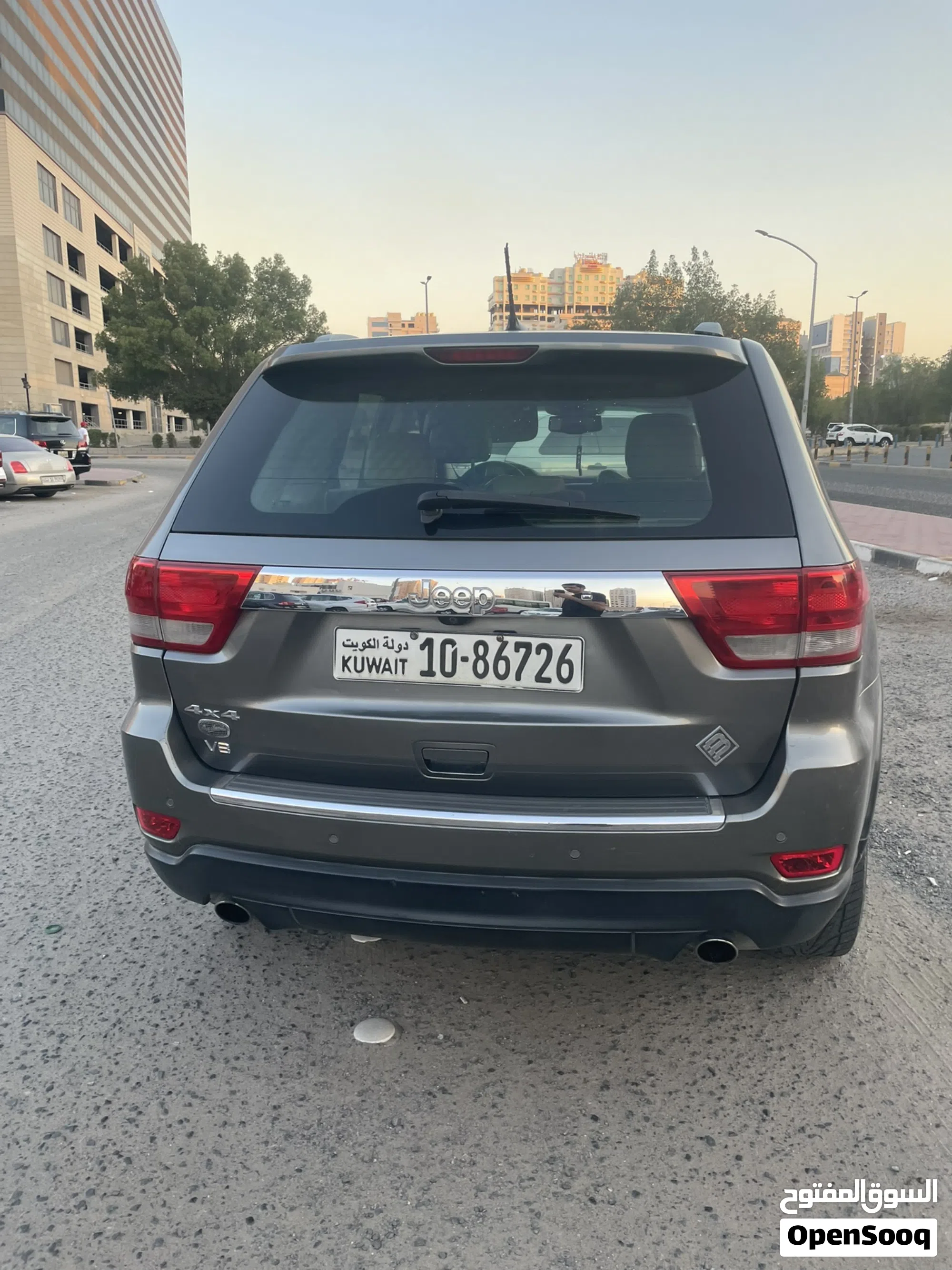 2011 جيب Grand Cherokee