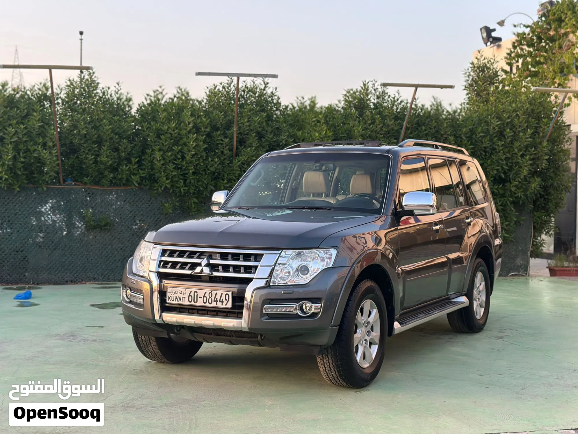 ميتسوبيشي باجيرو GLS 2022 للبيع في الكويت - image 1