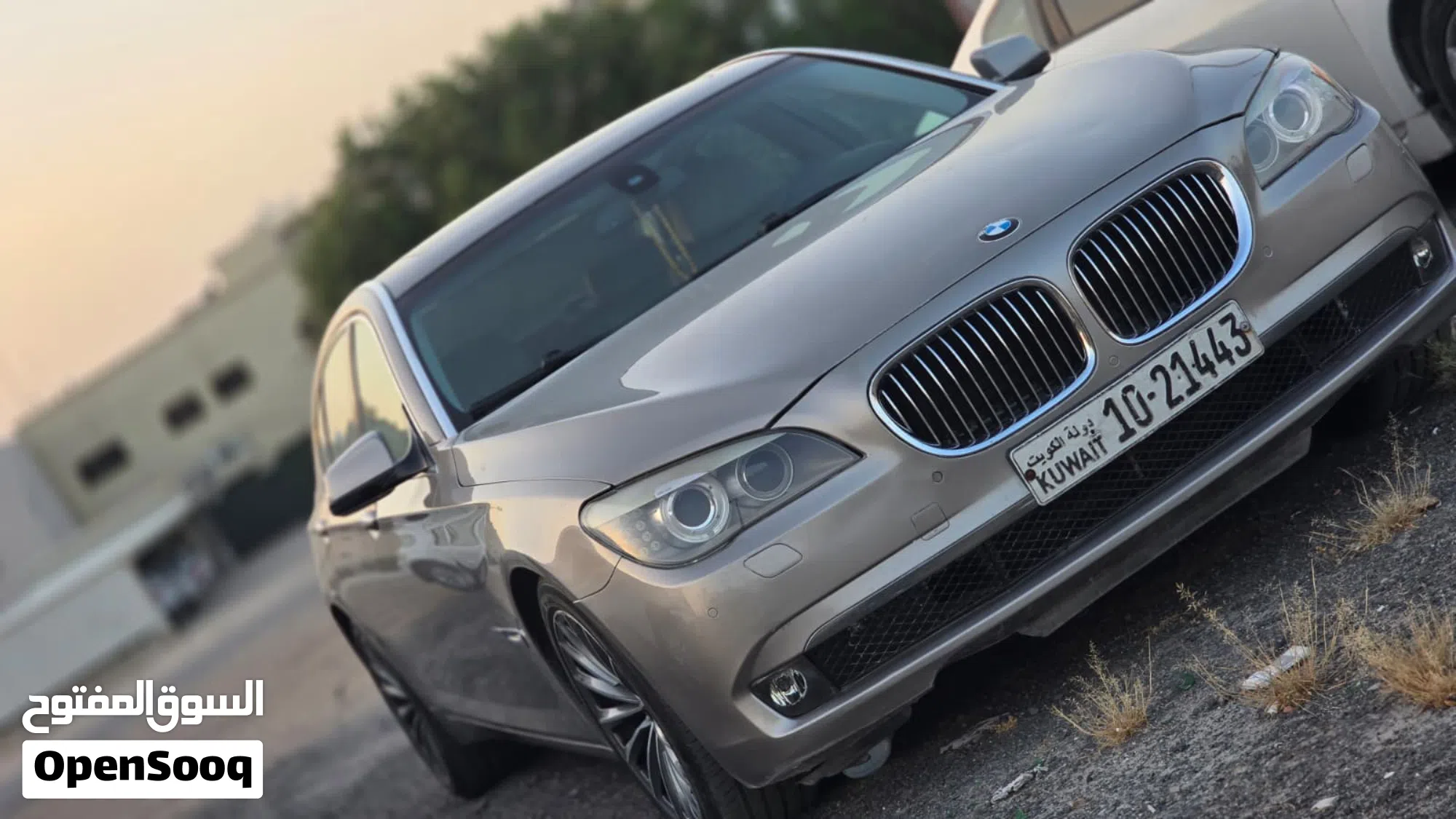 2011 بي ام دبليو الفئة 7 740 سيدان للبيع - image 1