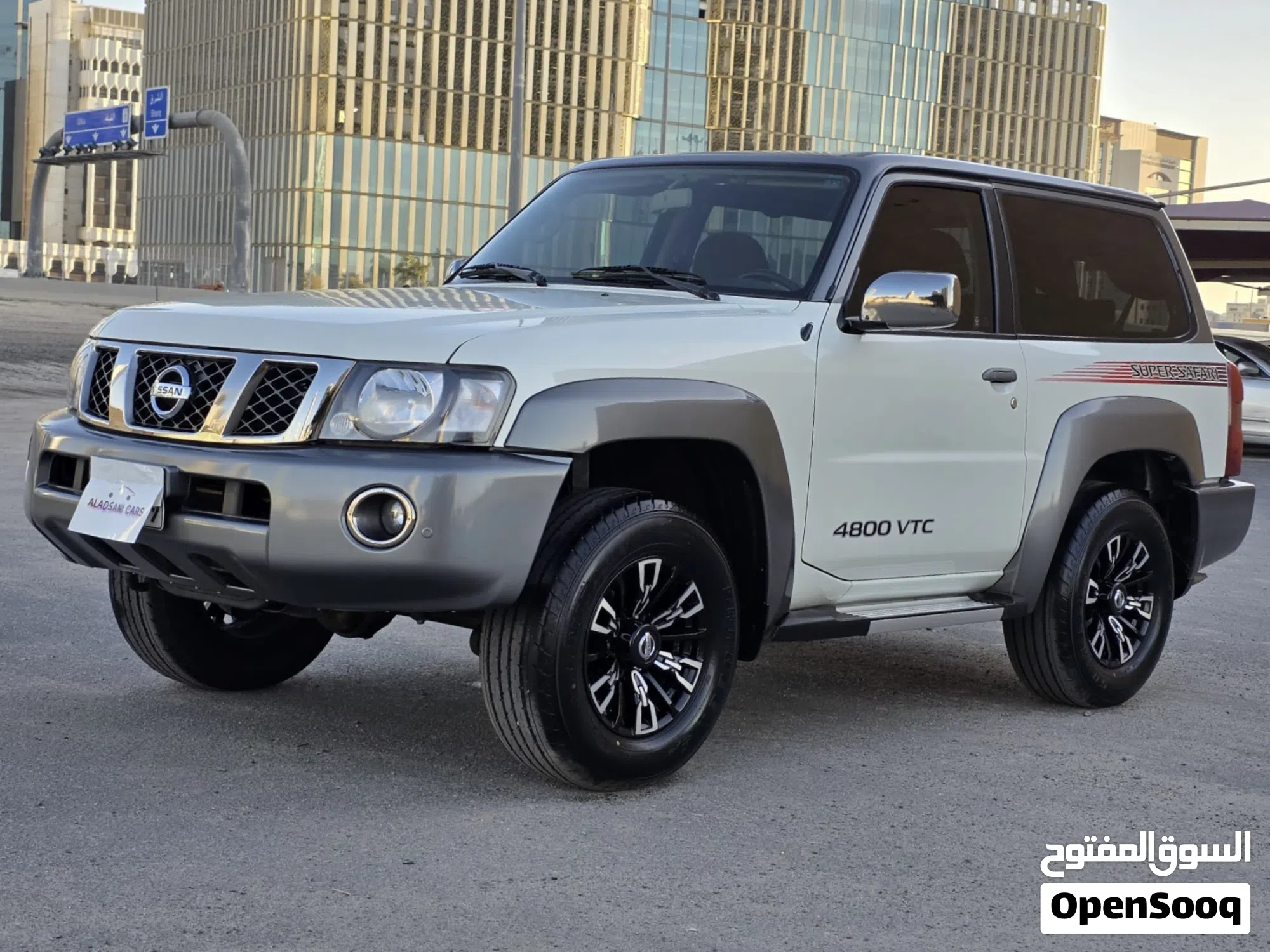2023 نيسان باترول سفاري - SUV قوي للبيع - image 1