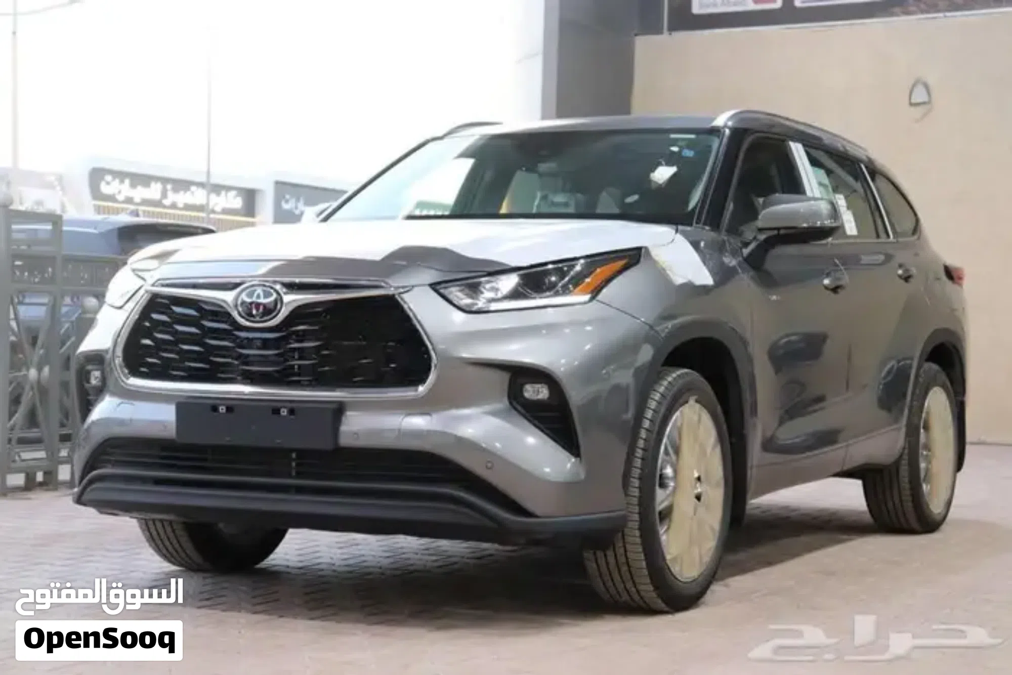 2026 تويوتا هايلاندر ليمتد - SUV فاخرة للبيع - image 1