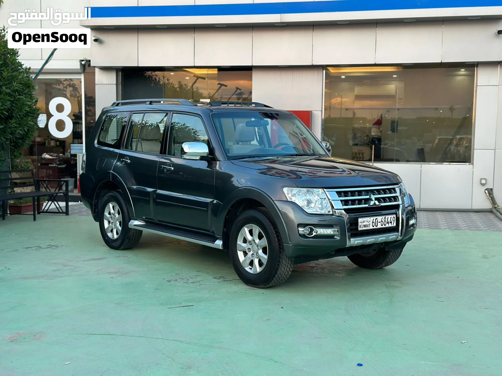 ميتسوبيشي باجيرو GLS موديل 2022 - SUV واسع للبيع - image 1