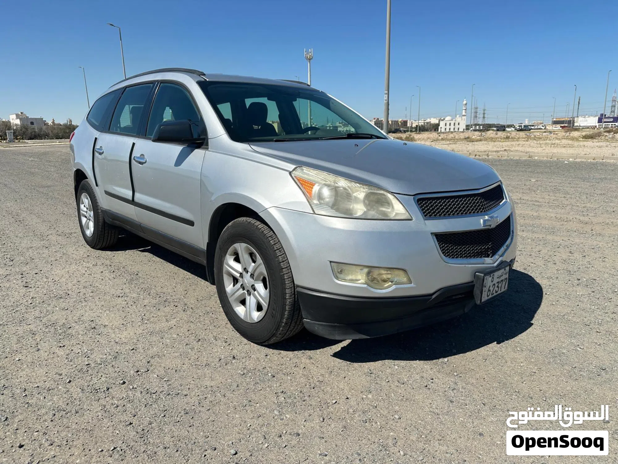 شيفروليه ترافرس LS 2012 - SUV واسعة للبيع - image 1