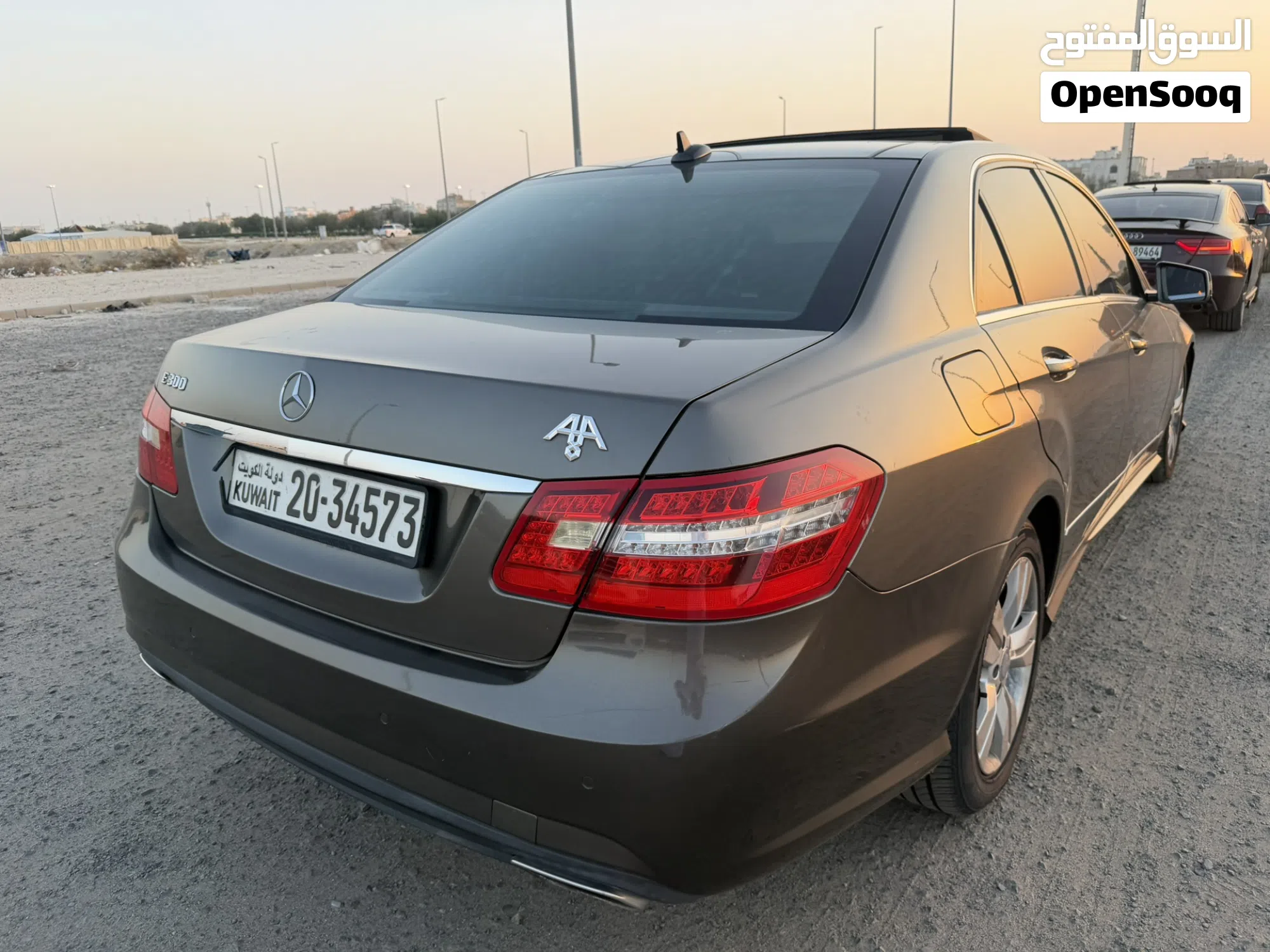 مرسيدس بنز 2012 الفئة E 300 للبيع - image 1