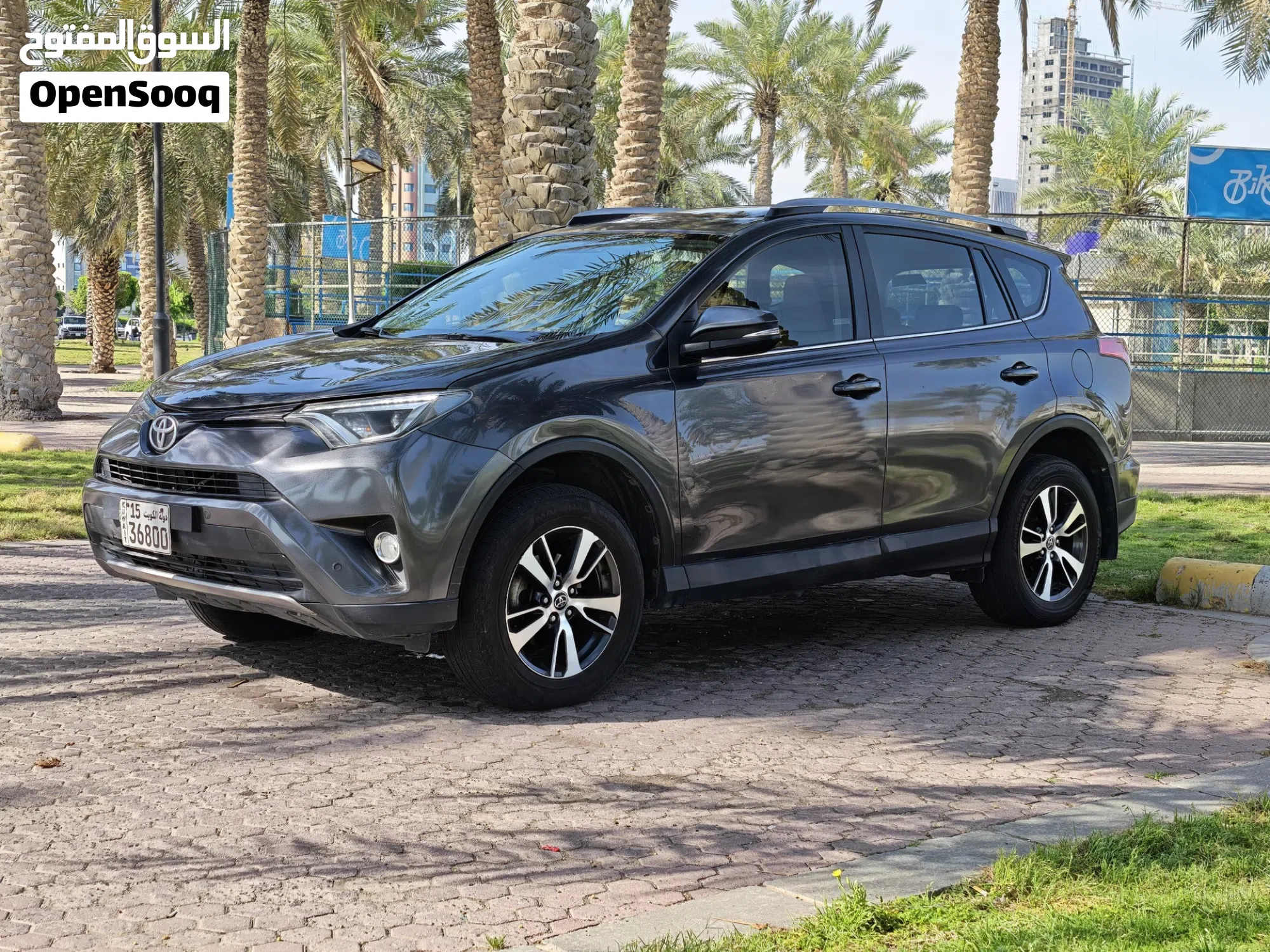 تويوتا راف فور EX موديل 2018 بحالة ممتازة - image 1