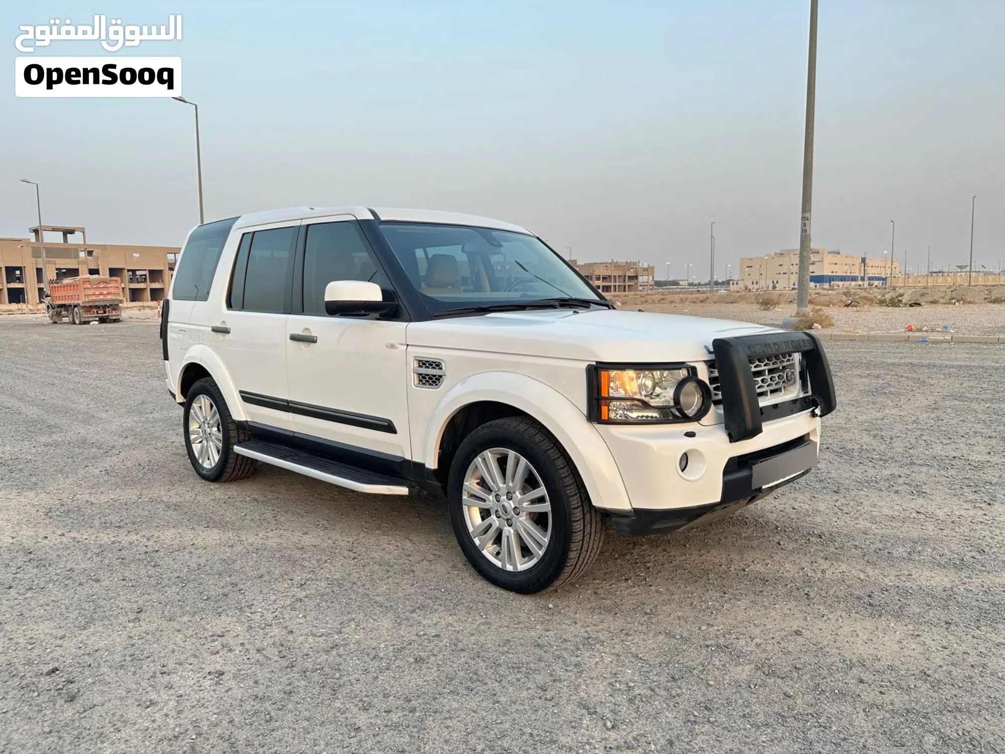 لاند روفر LR4 HSE موديل 2012 بحالة ممتازة - image 1