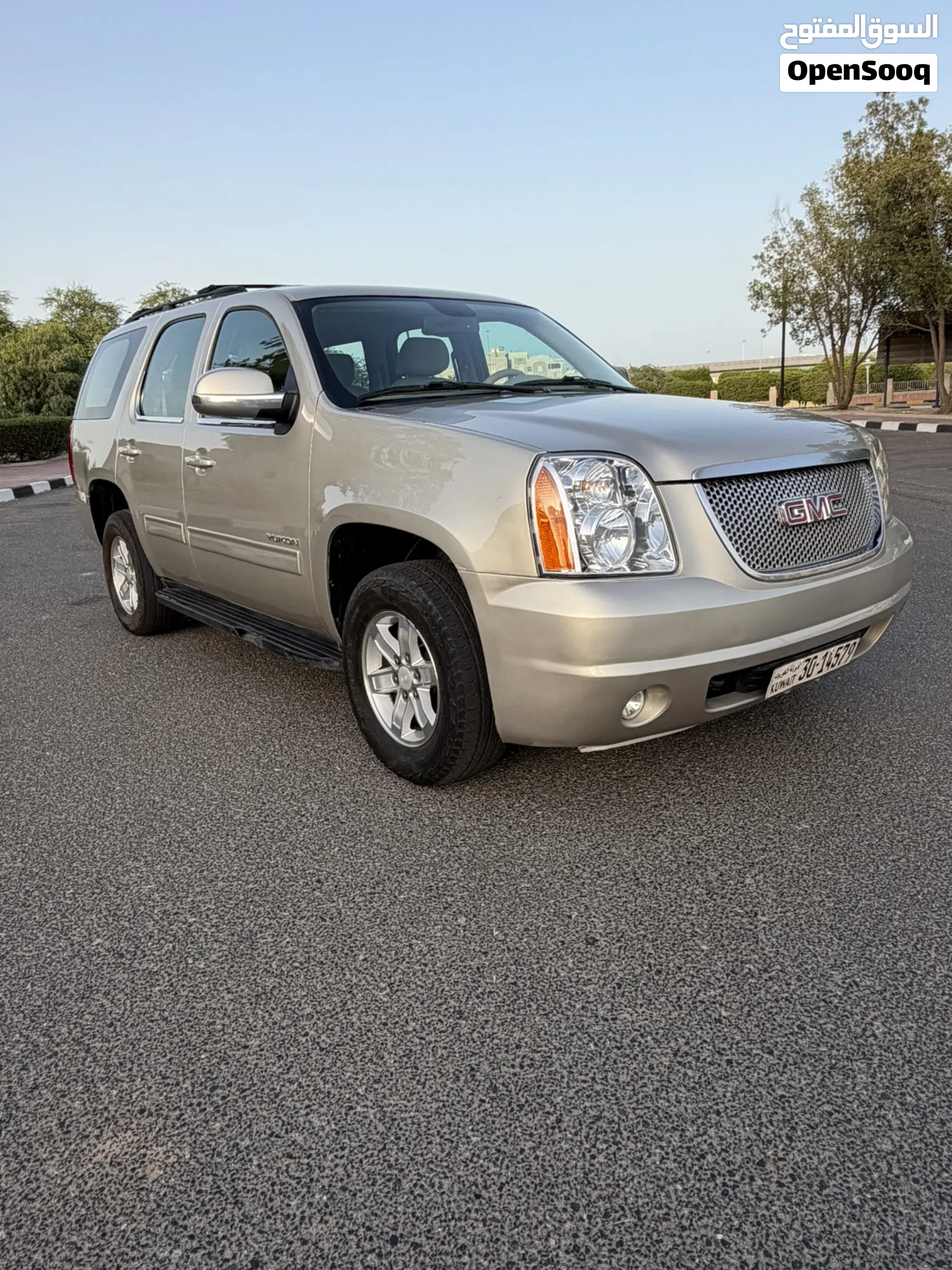 2013 جي إم سي يوكن SLT - SUV واسع وموثوق - image 2