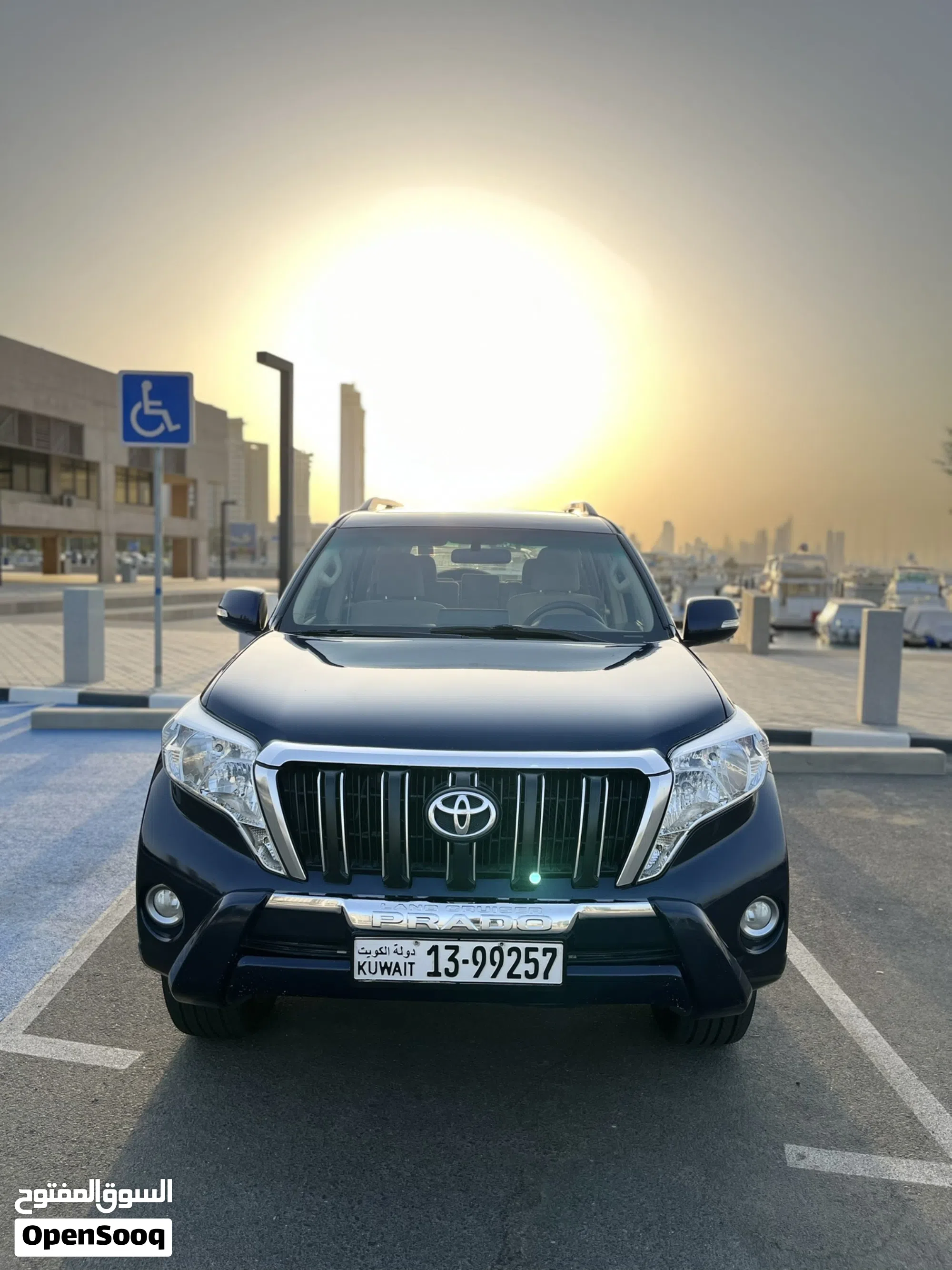 2015 تويوتا برادو TXL - SUV واسع وموثوق - image 1