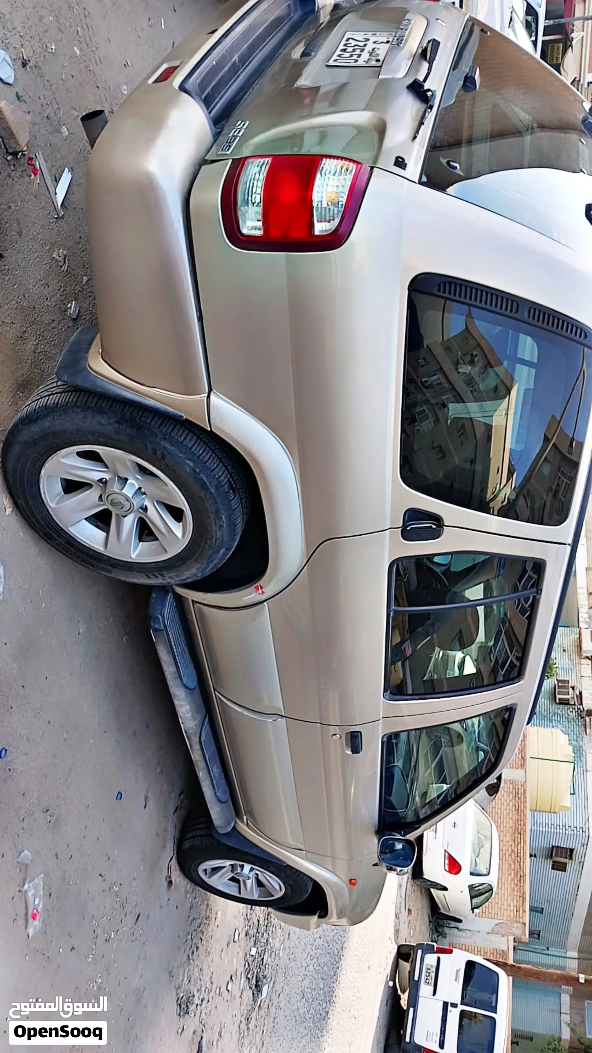 2003 نيسان باثفايندر SL - SUV موثوقة للبيع - image 1